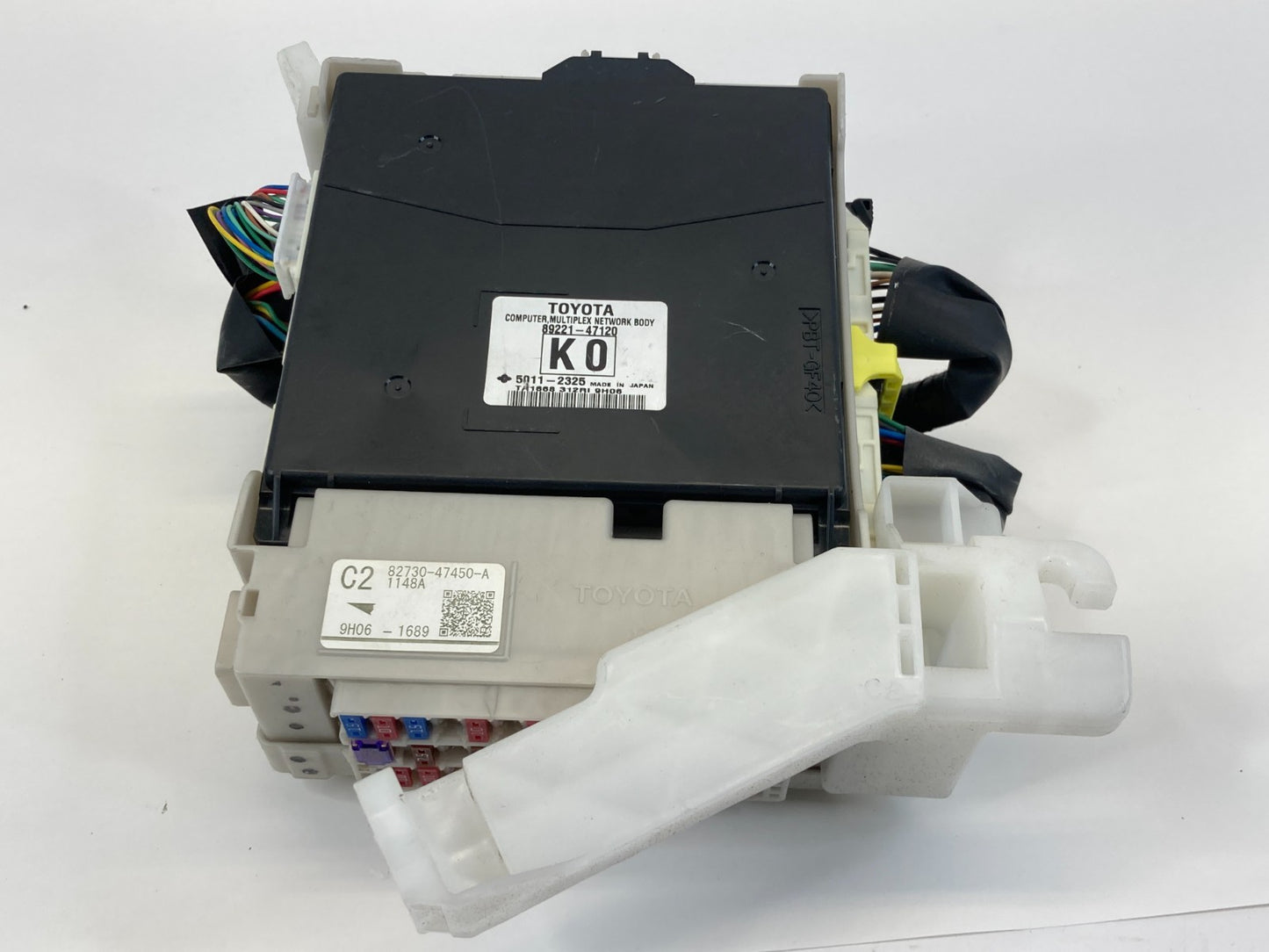 2010 Toyota Prius 1.8L AT Multiplex Network Body Control Module 89221-47120 OEM