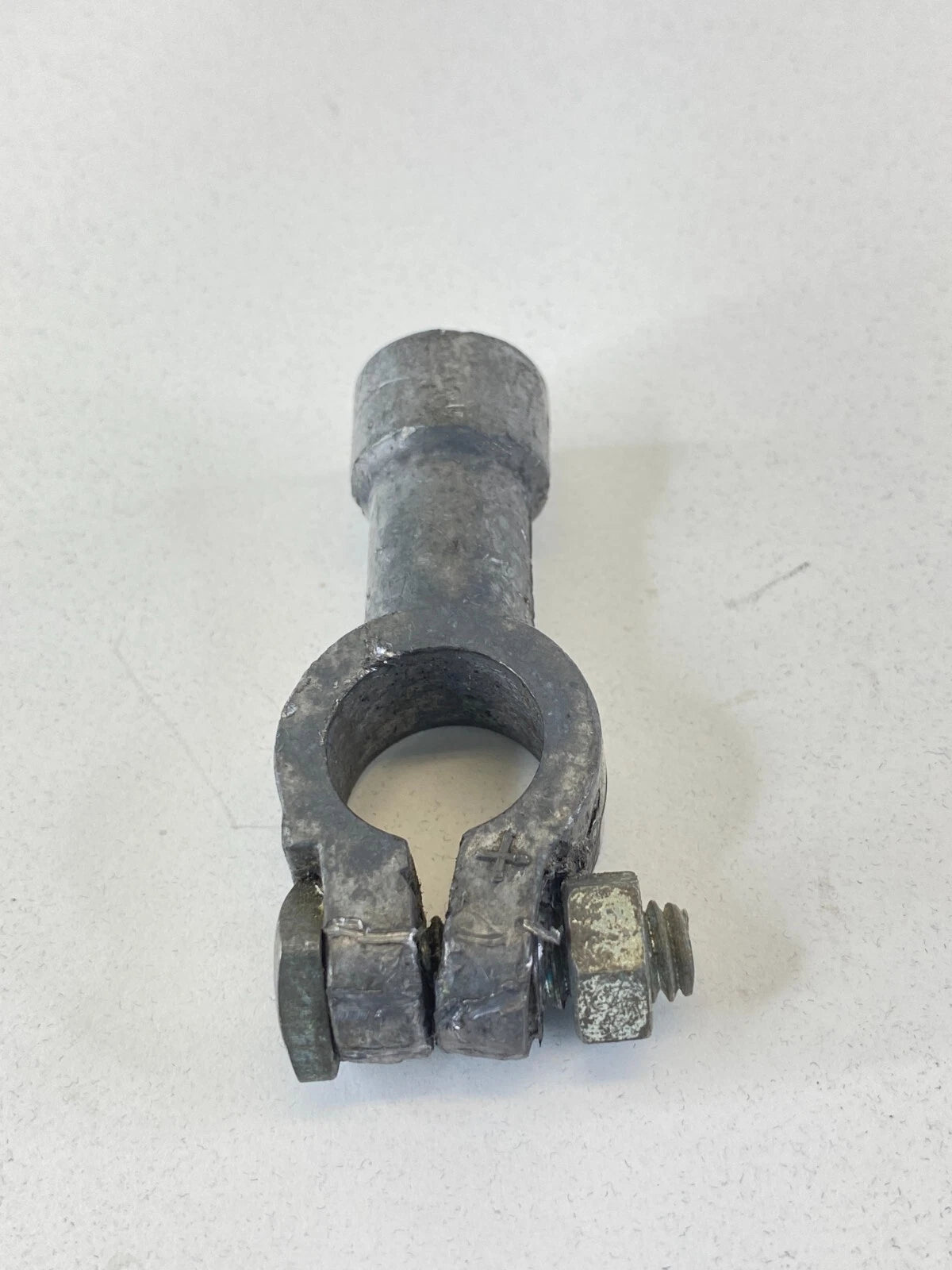 1996-1999 GMC SAFARI BATTERY TOP POST TERMINAL CLAMP CABLE CONNECTOR OEM