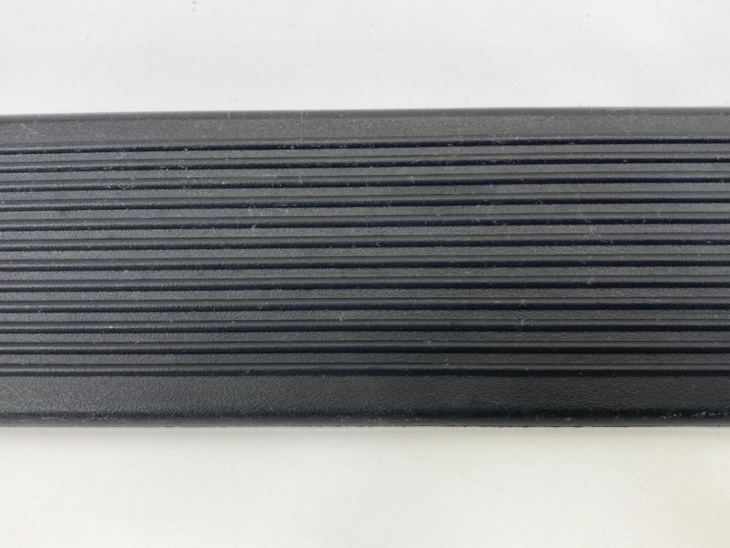 2001-2005 CHRYSLER PT CRUISER FRONT RIGHT SIDE STEP MOLDING TRIM 0SF34TRMAA OEM