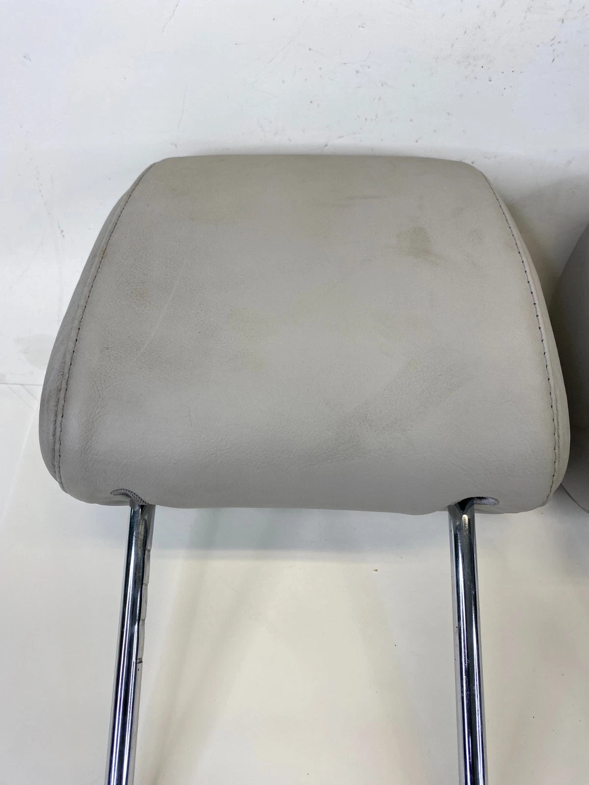 2004-2009 LEXUS RX330 RX350 FRONT DRIVER/PASSENGER HEAD REST HEADREST SET OEM