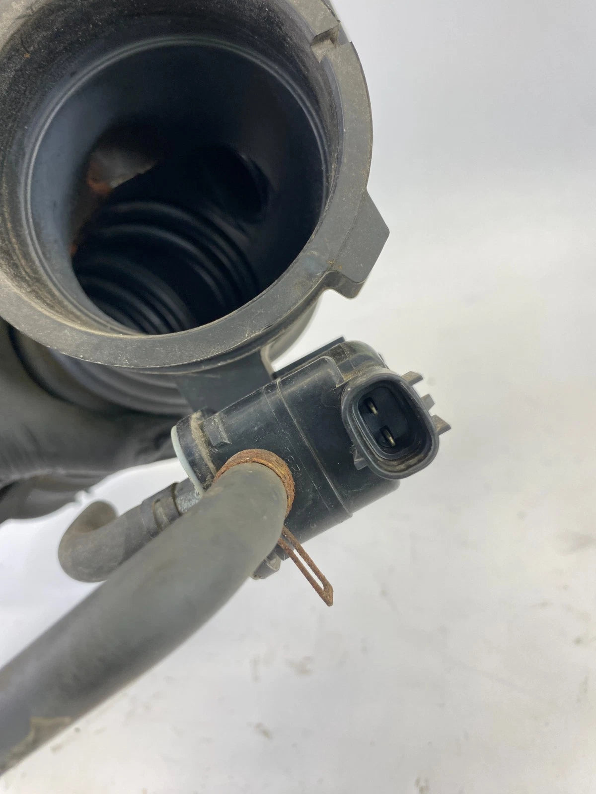07-11 TOYOTA CAMRY 2.4L AIR CLEANER INTAKE HOSE TUBE RESONATOR OEM 178800H090