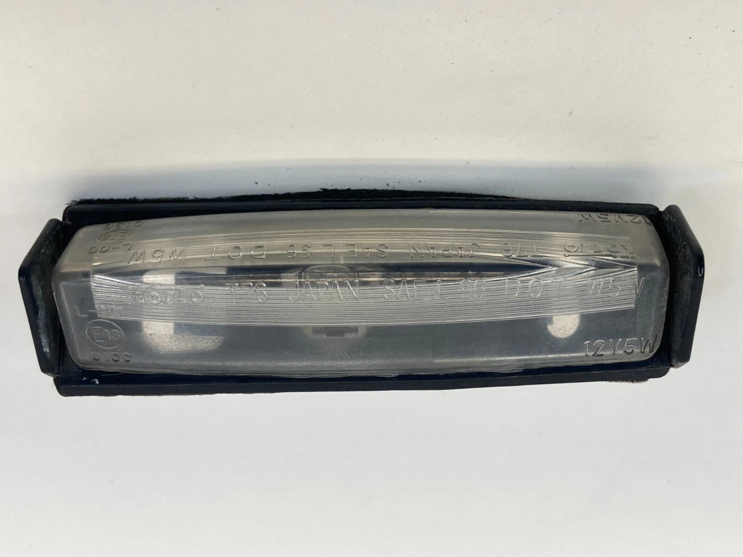 02 03 LEXUS ES300 ES330 04-06 REAR TRUNK LICENSE PLATE LIGHT LAMP TRIM PANEL OEM