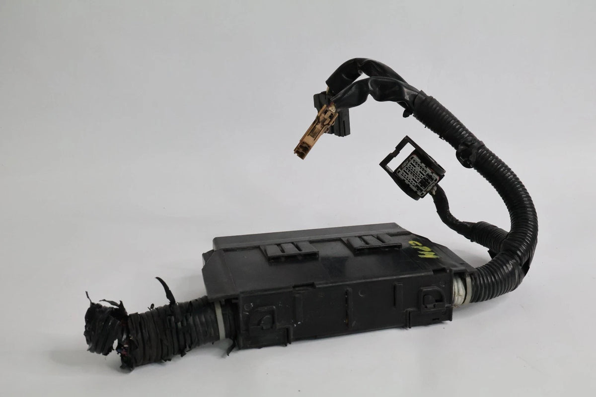 2013-2019 NISSAN SENTRA FRONT ENGINE FUSE RELAY JUNCTION BLOCK PANEL 24382-EW70B