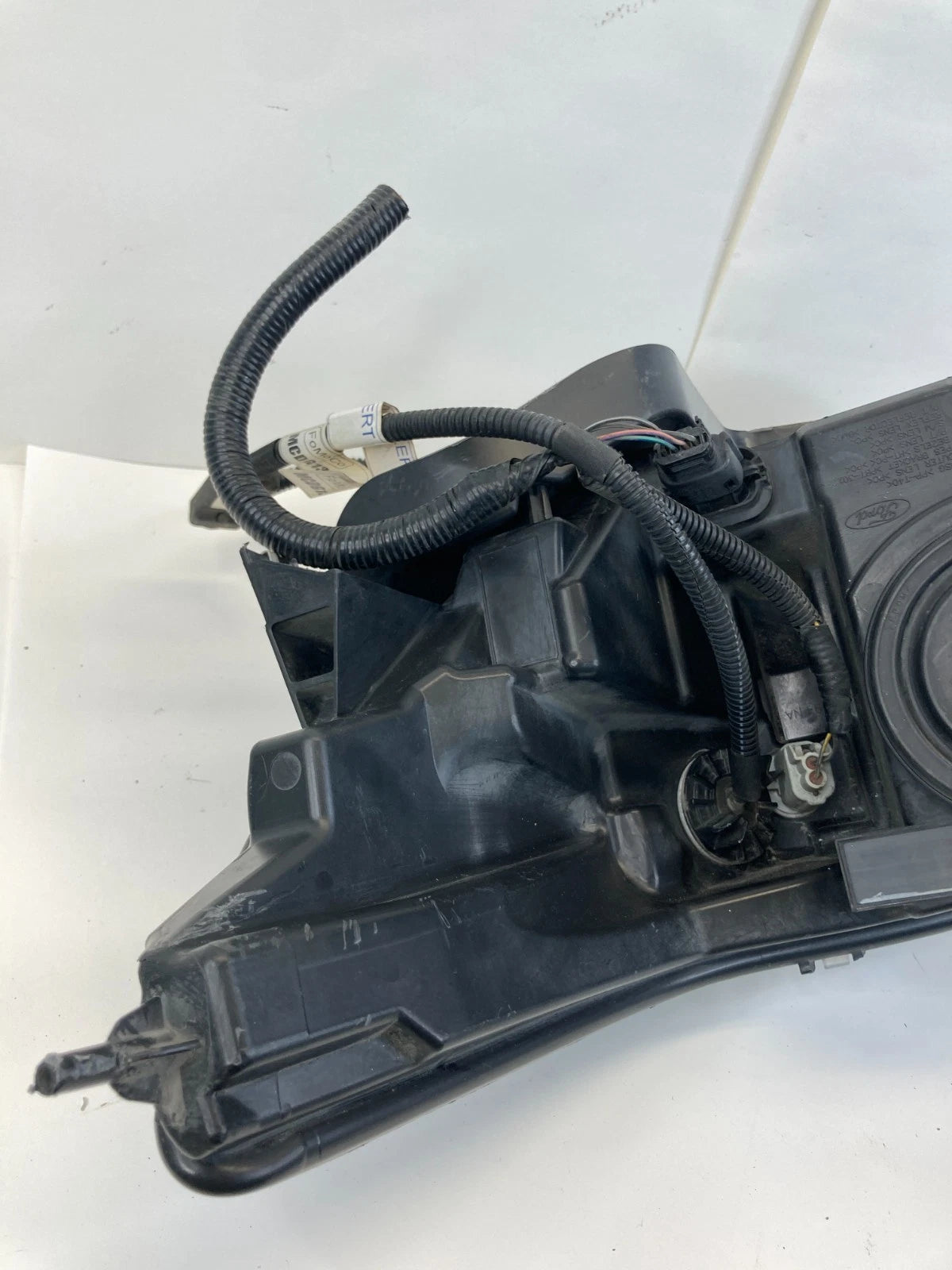 2016-2019 Ford Police Interceptor Sedan Right Headlight Headlamp Halogen OEM