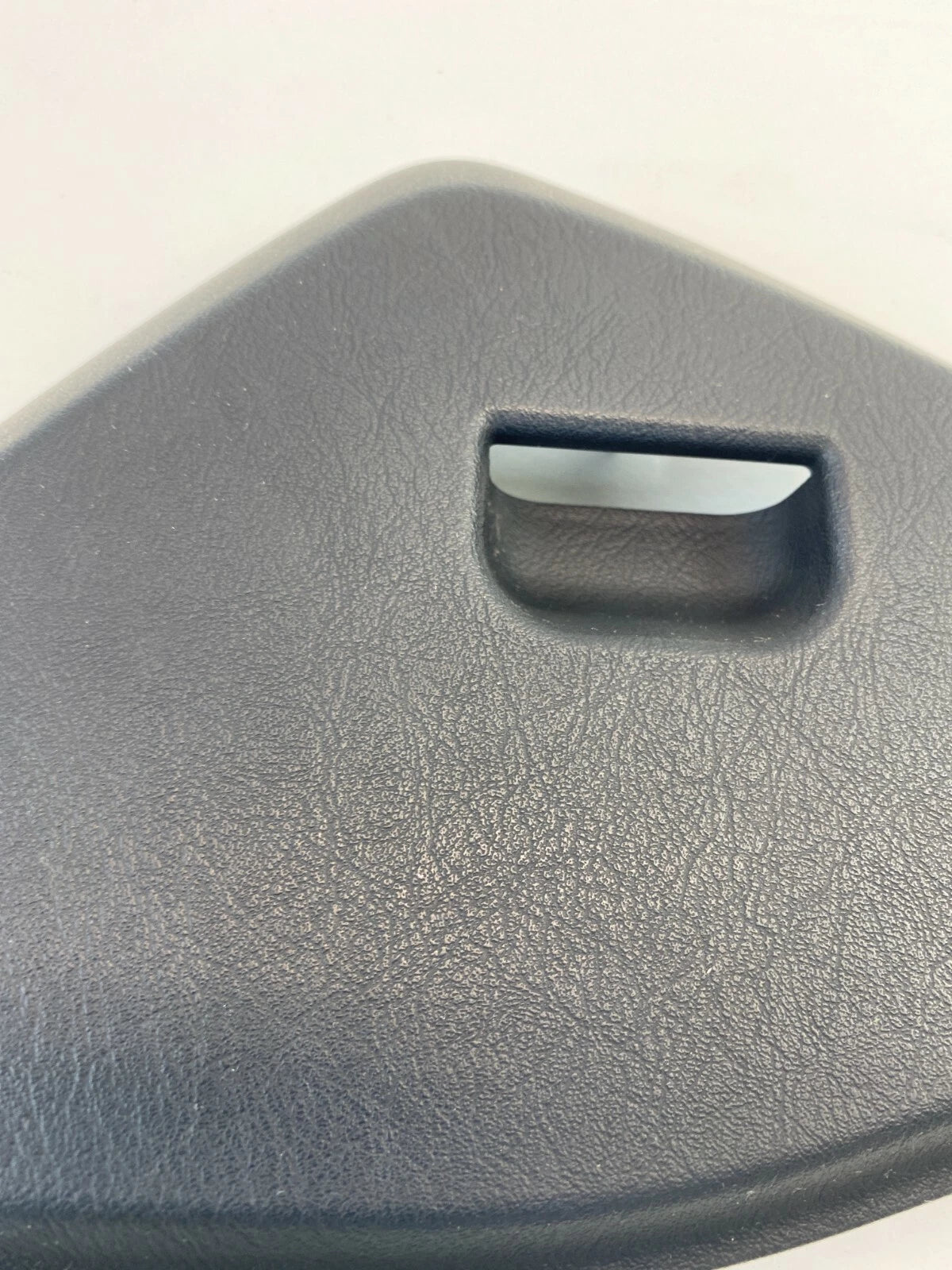2004-2006 KIA AMANTI FRONT RIGHT PASSENGER DASH END SIDE COVER TRIM 84775-3F000