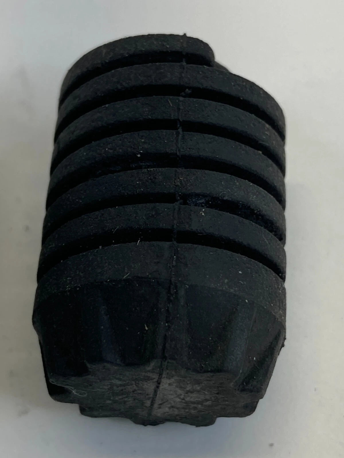 2002-2005 BMW 745I FRONT HOOD RUBBER CUSHION BUFFER STOPPER BUMPER SET PAIR OEM