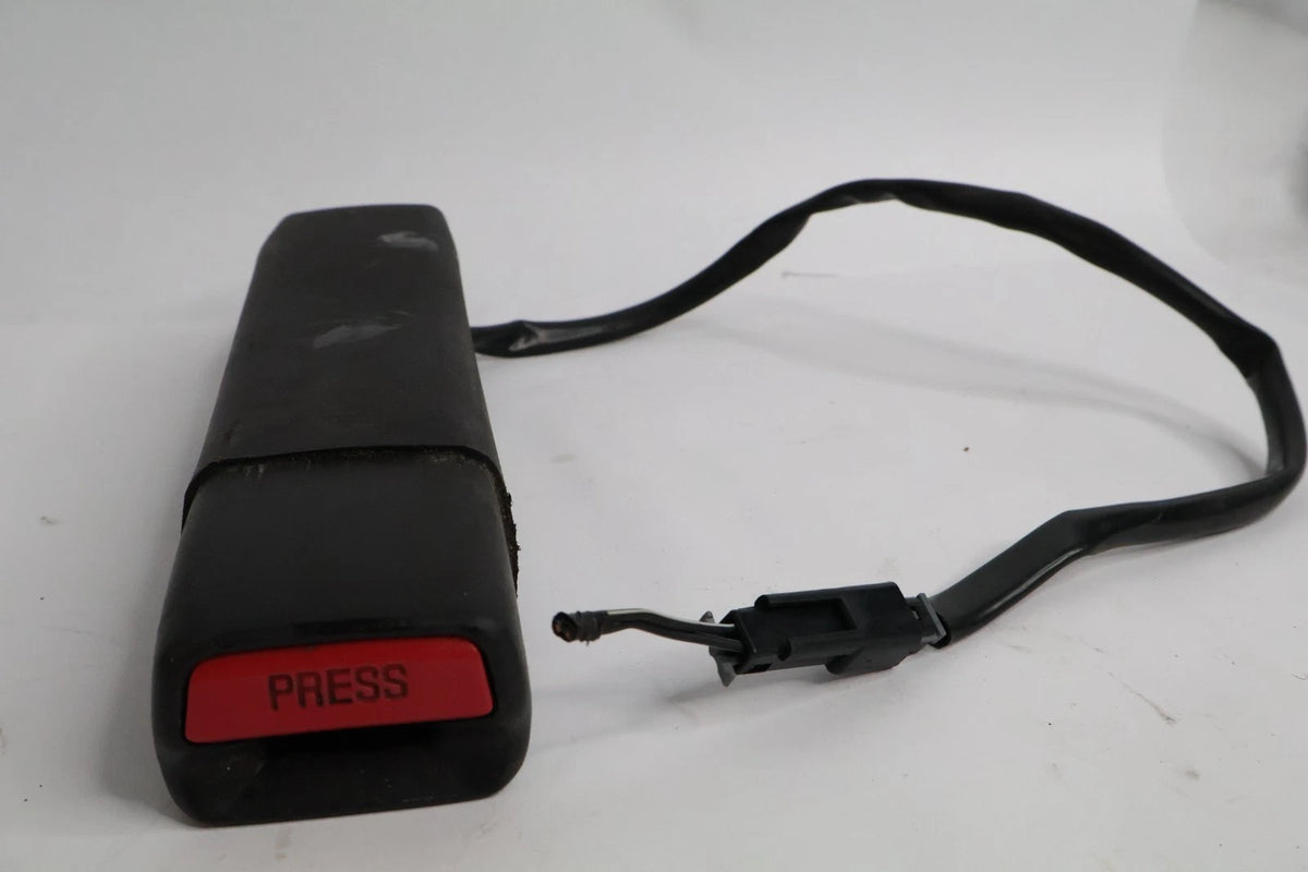 2006-2010 HUMMER H3 FRONT LEFT DRIVER SEAT BELT BUCKLE 2028620 OEM FACTORY