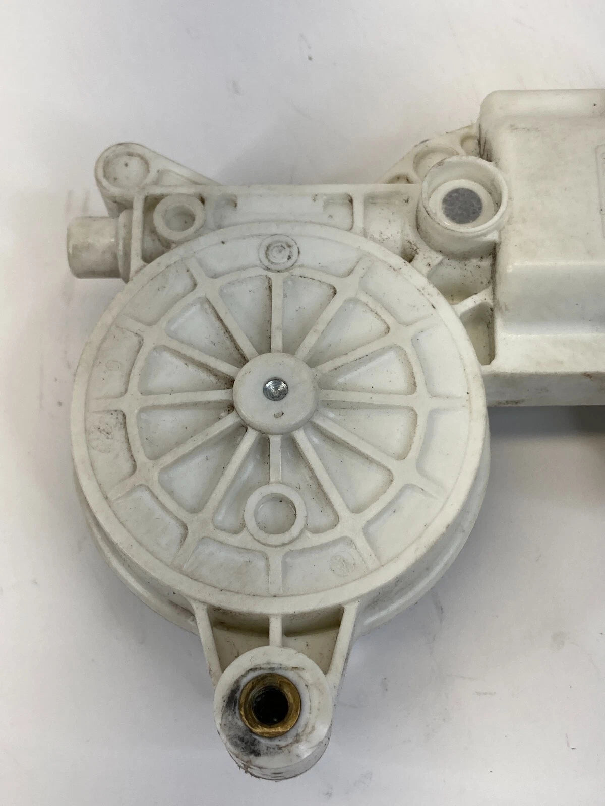 2000-2006 CHEVROLET TAHOE GMC YUKON FRONT LEFT SIDE DOOR POWER WINDOW MOTOR OEM