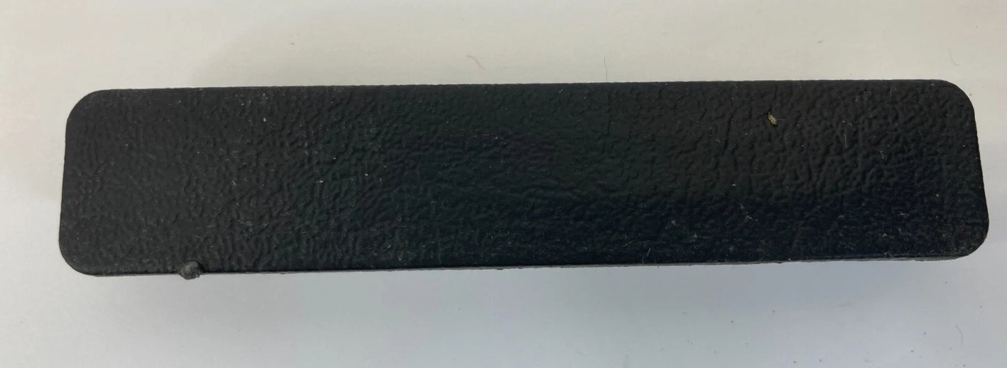 2006-2008 CHEVROLET TRAILBLAZER REAR RIGHT INNER DOOR HANDLE SCREW TRIM COVER