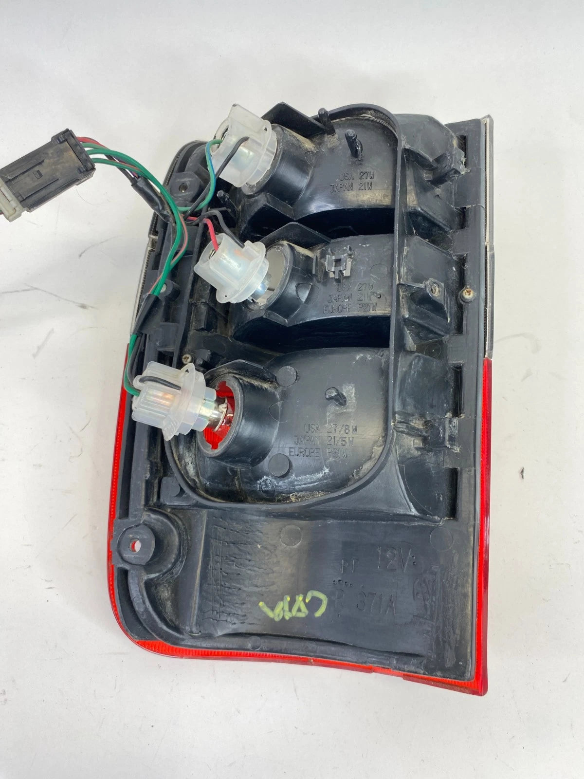 2000-2002 ISUZU TROOPER REAR RIGHT PASSENGER SIDE TAIL LIGHT LAMP ASSEMBLY OEM