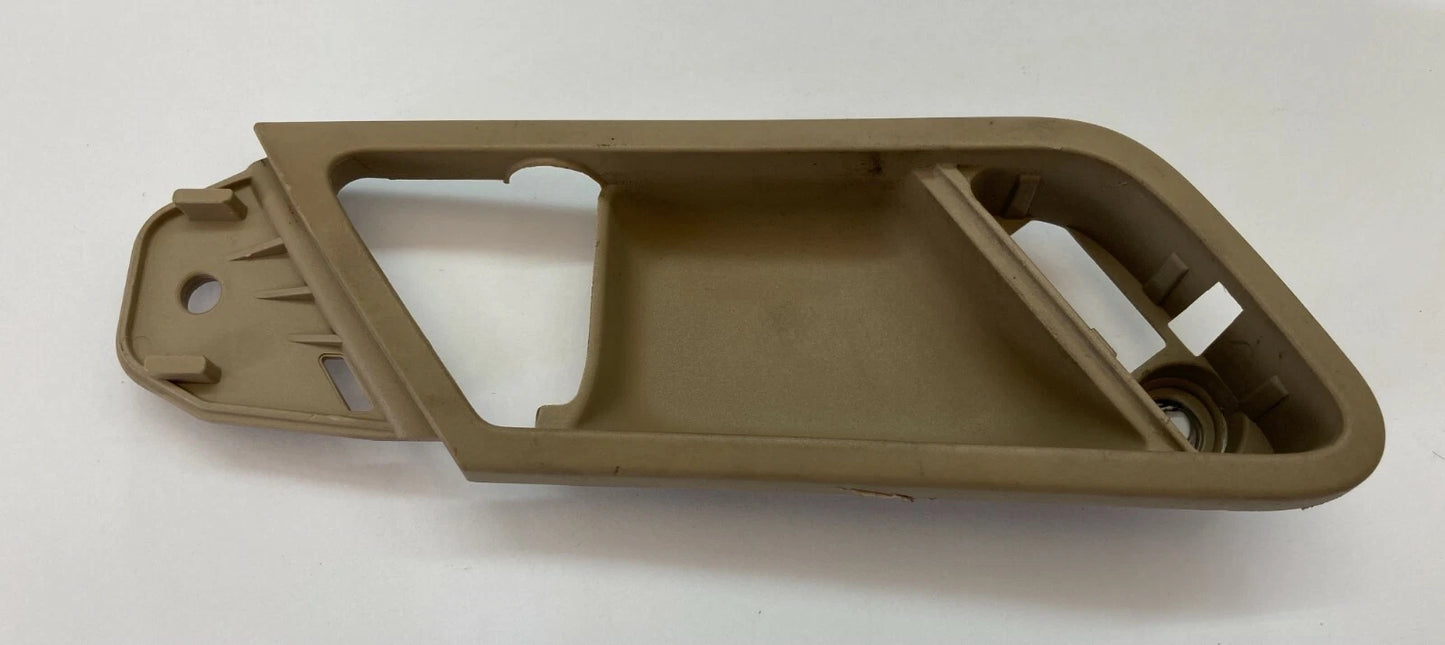 06-10 MERCEDES-BENZ R 350 FR RH PASSENGER INSIDE DOOR HANDLE BEZEL OEM 251300912