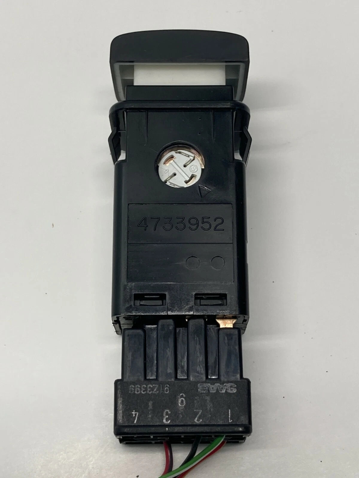 99 00 01 02 03 SAAB 9-3 93 REAR FOG LAMP LIGHT SWITCH BUTTON 4733952 OEM