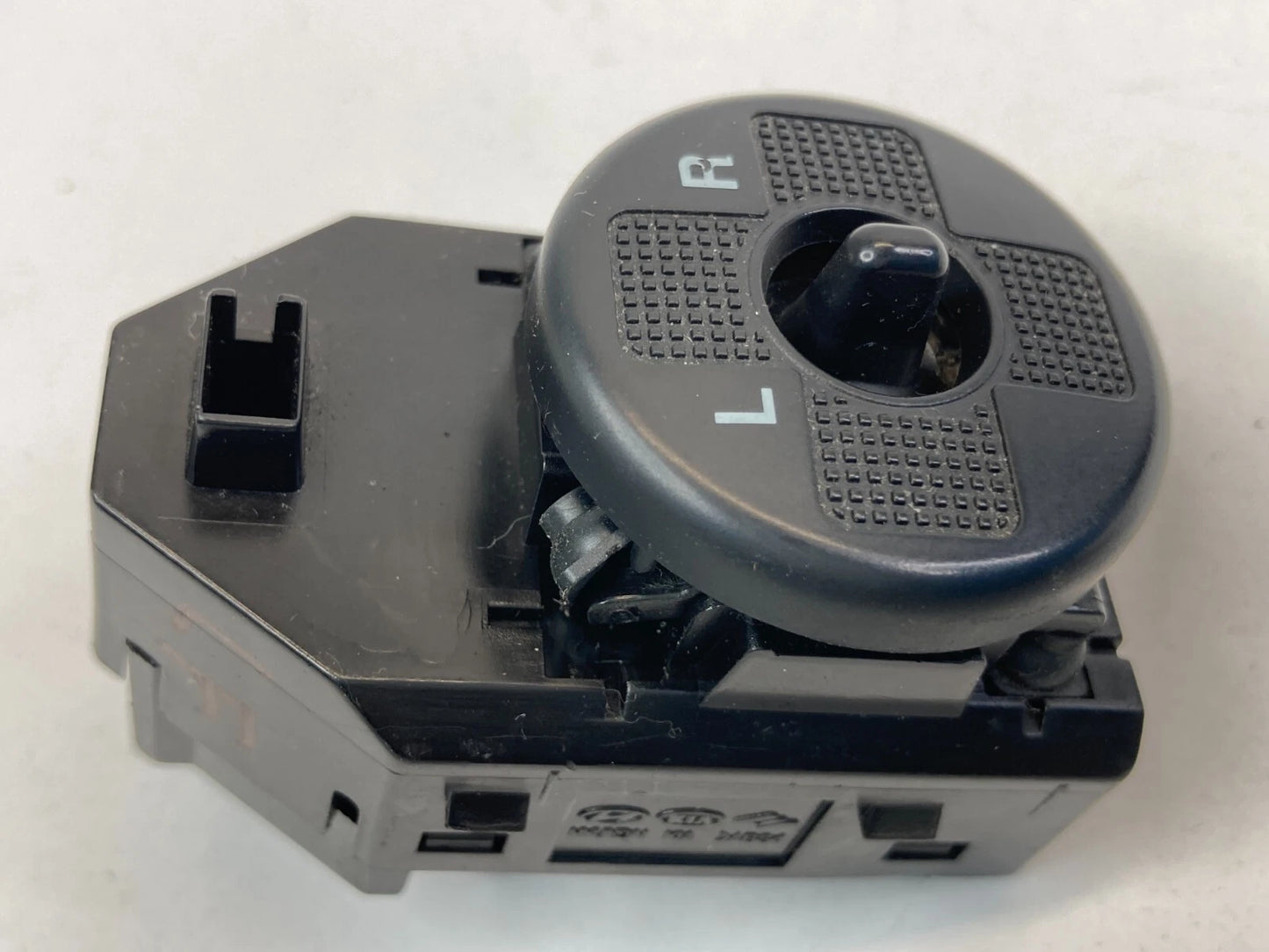 2005 06 07 08 09 2010 KIA SPORTAGE MIRROR ADJUSTER CONTROL SWITCH BUTTON OEM