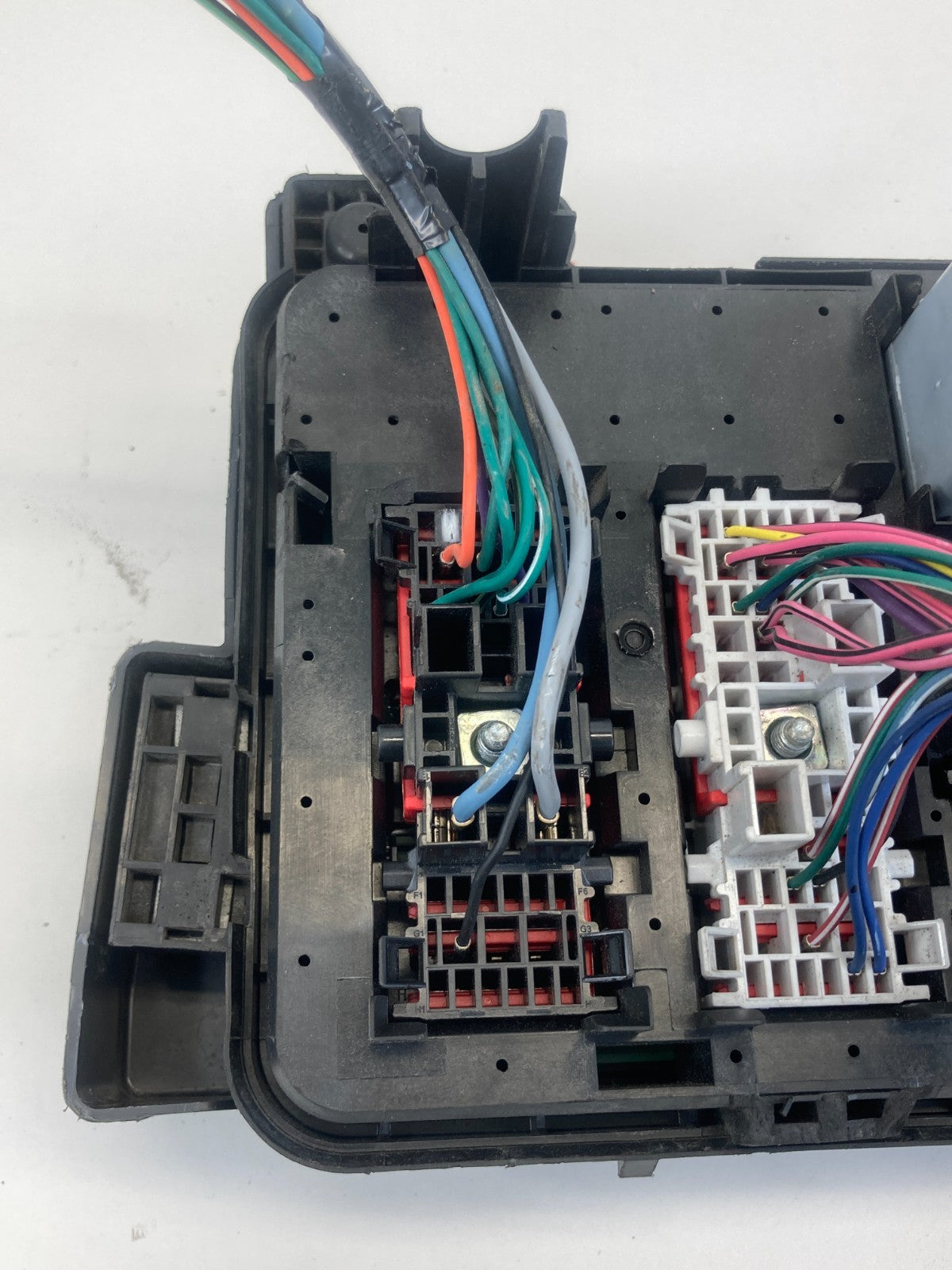 2013-2016 GMC Terrain 2.4L L4 Engine Compartment Fuse Box Relay Junction Block