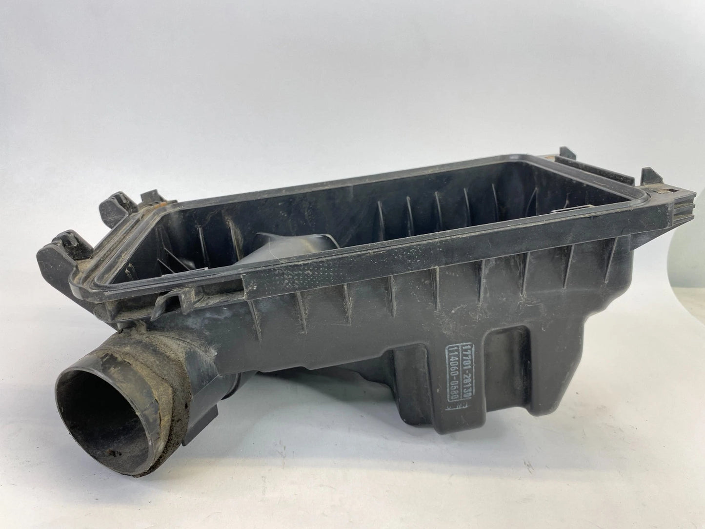 2007-2011 TOYOTA CAMRY HYBRID 2.4L LOWER AIR INTAKE BOX CLEANER COVER 1770128130