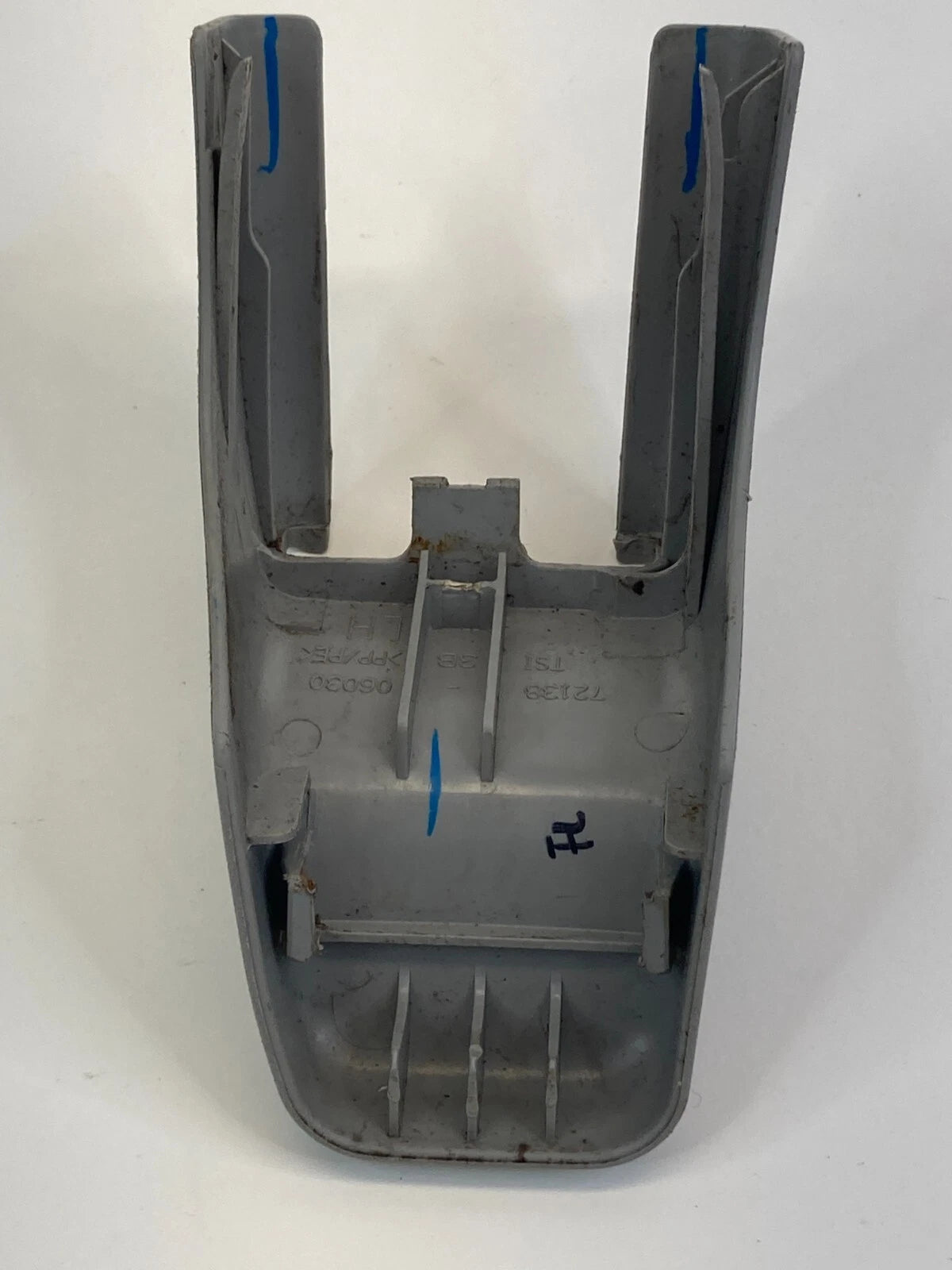 07-11 TOYOTA CAMRY FRONT LEFT DRIVER SIDE SEAT RAIL TRACK END COVER TRIM OEM