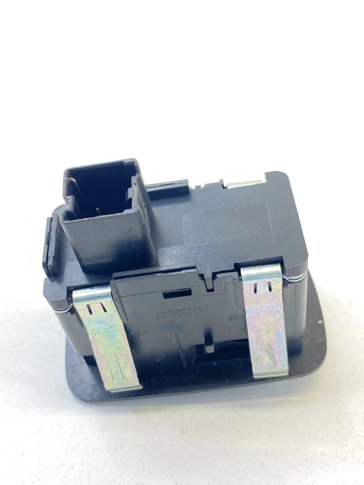 2012-2016 CHRYSLER TOWN & COUNTRY REAR LEFT DRIVER DOOR WINDOW SWITCH 68110869AA
