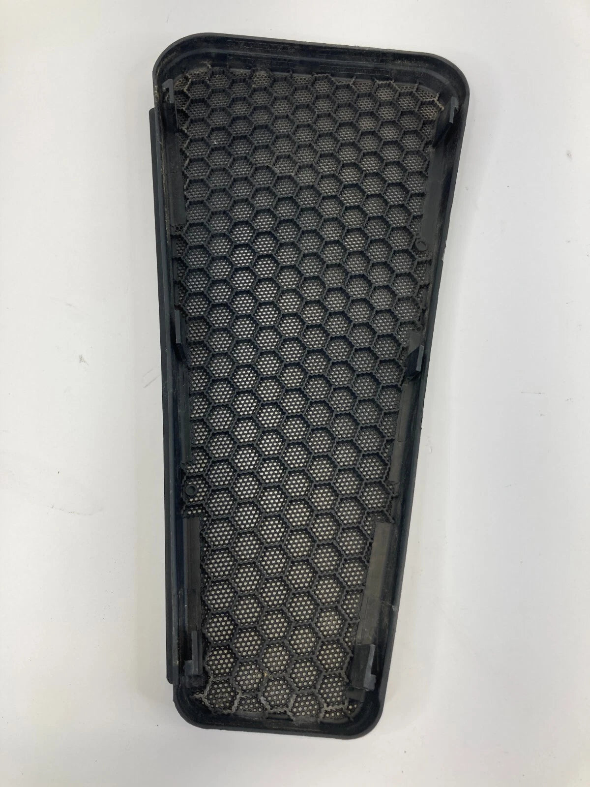 12-18 FORD FOCUS FRONT RIGHT WINDSHIELD SCUTTLE GRILLE COVER TRIM BM51-A02216-A