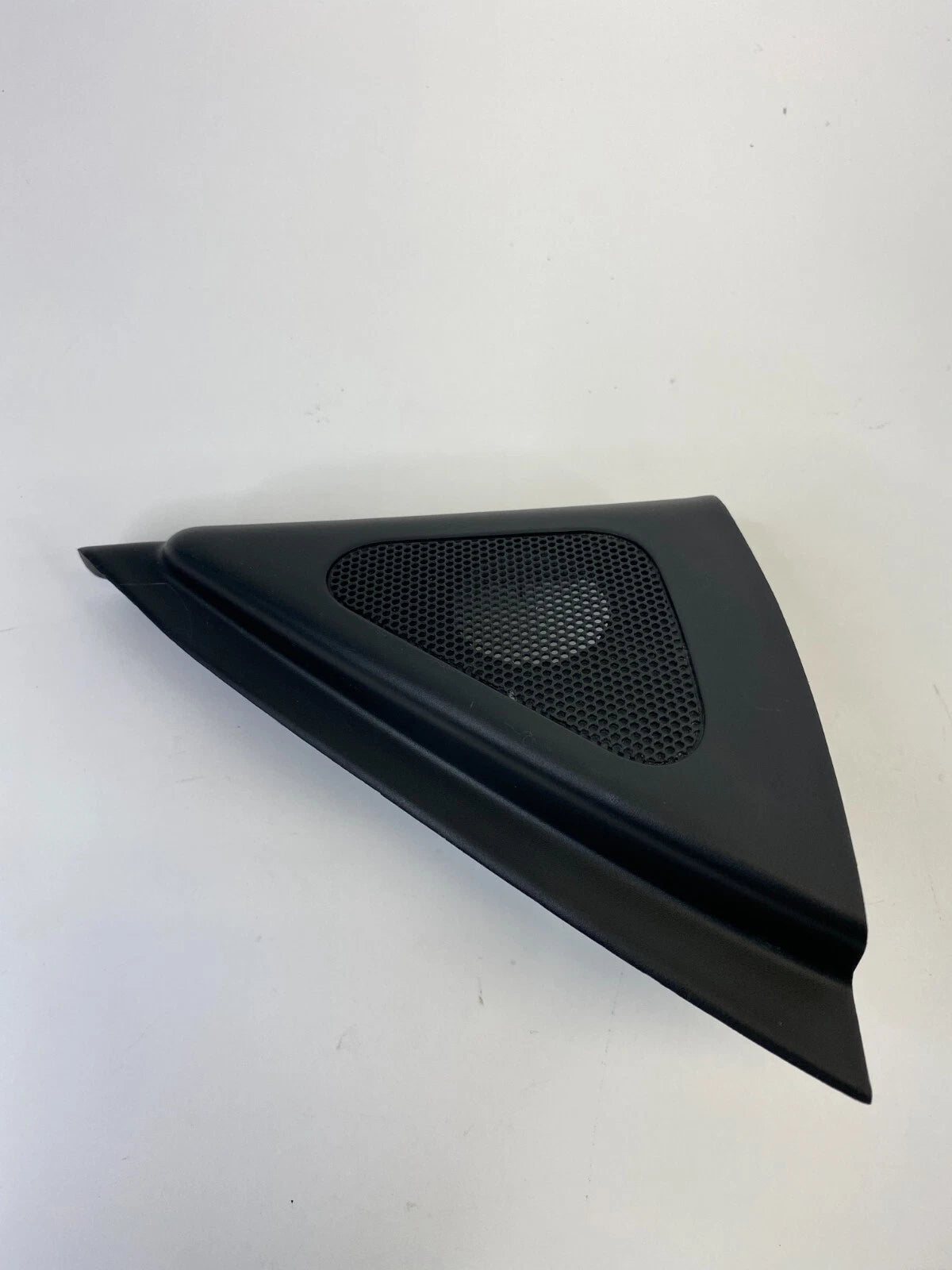07-10 HYUNDAI ELANTRA SEDAN FRONT RIGHT INNER DOOR CORNER COVER TRIM 87661-2H020
