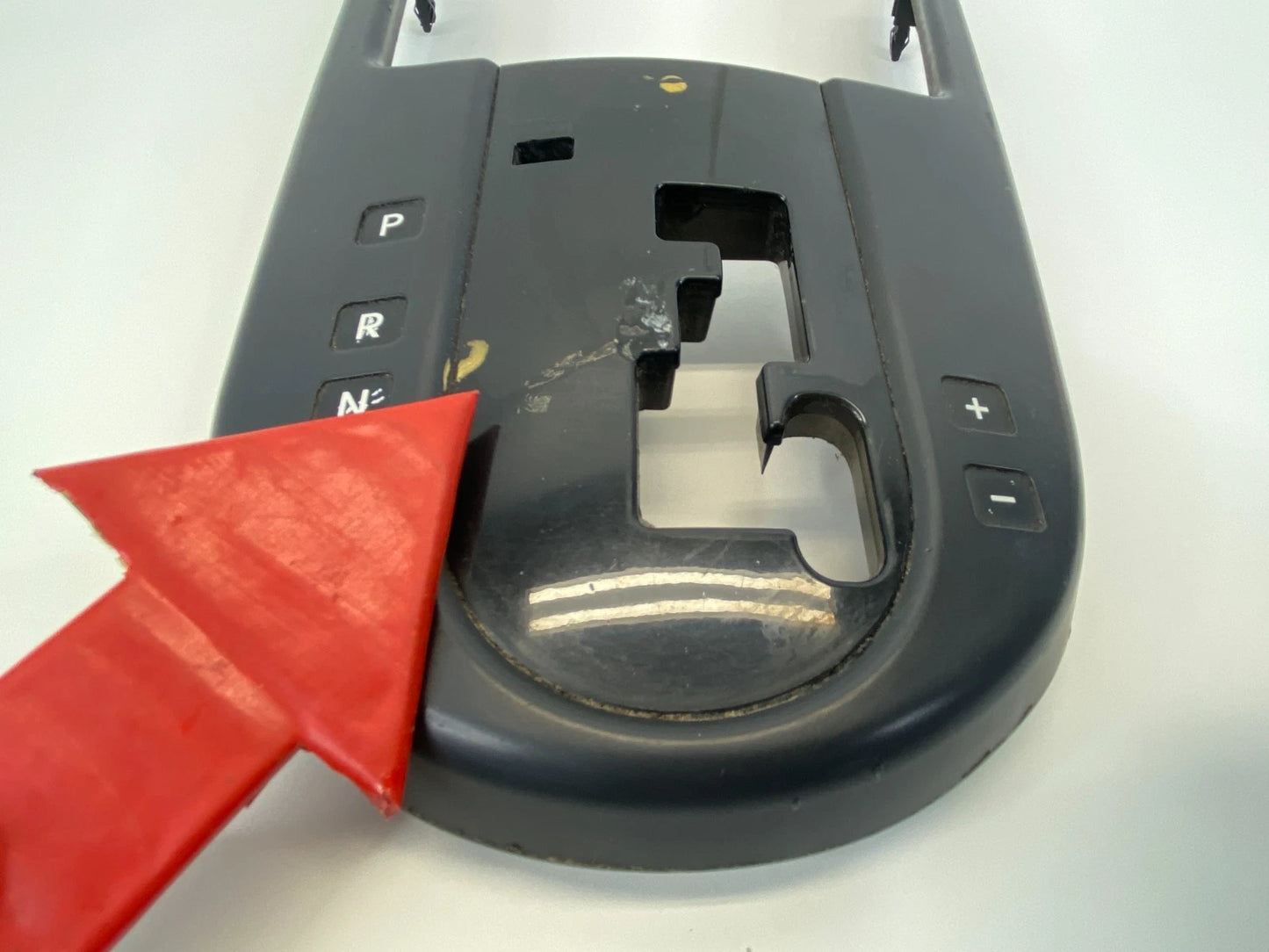 2010-2013 KIA FORTE AUTOMATIC SHIFTER BEZEL TRIM COVER OEM FACTORY 84652-1M000