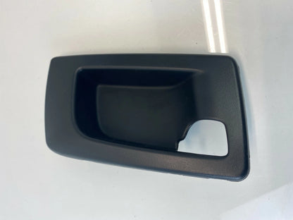 03-07 CADILLAC CTS REAR RIGHT INSIDE INNER DOOR HANDLE COVER BEZEL 2575296 OEM