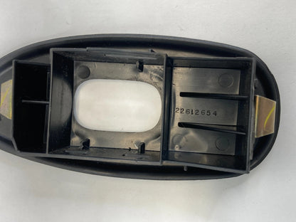 01-04 PONTIAC GRAND AM SEDAN FRONT RIGHT DOOR LOCK SWITCH COVER BEZEL 22612654