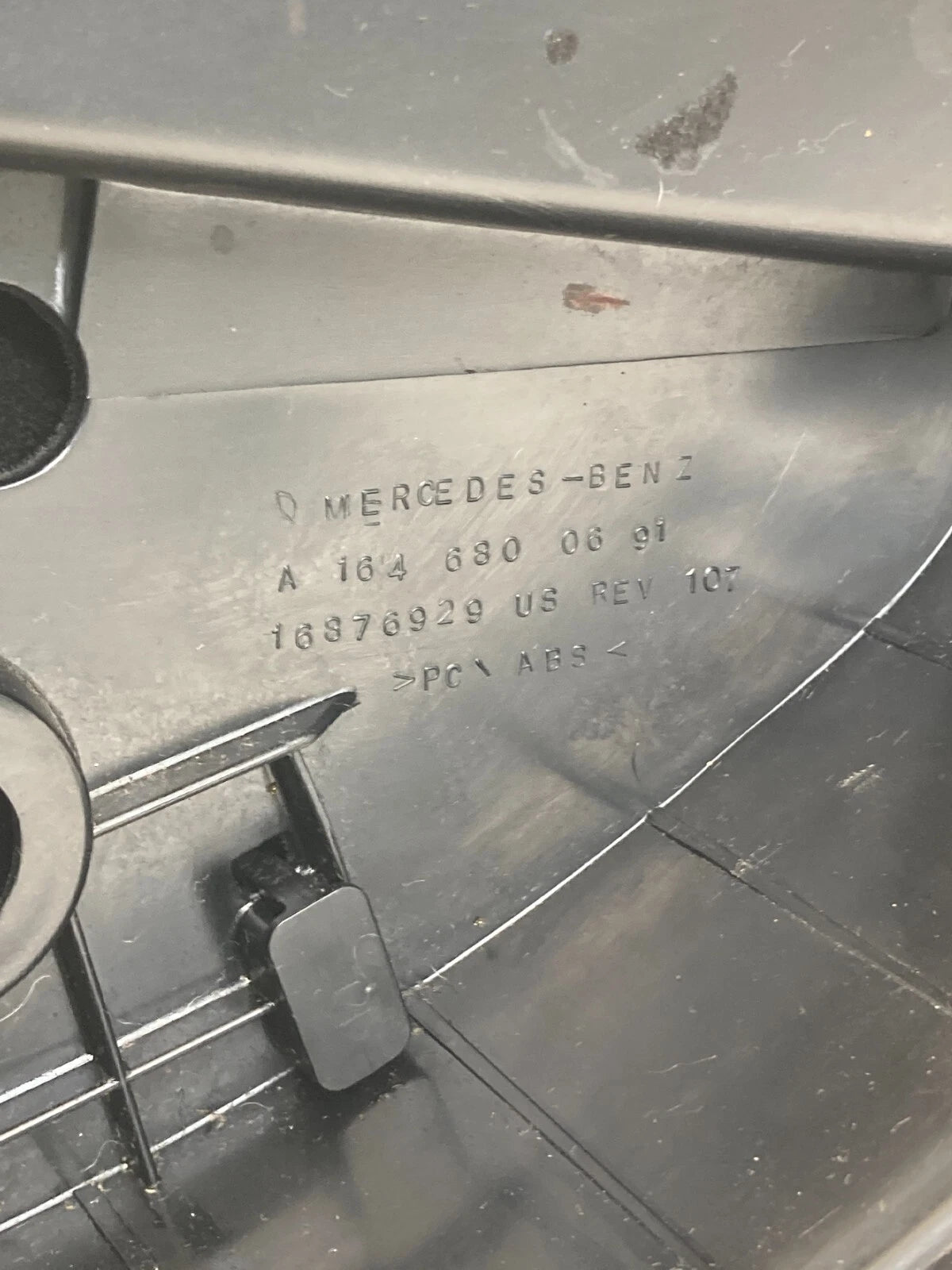 2006 2007 MERCEDES-BENZ ML500 DASH GLOVE BOX STORAGE COMPARTMENT 164-680-05-91