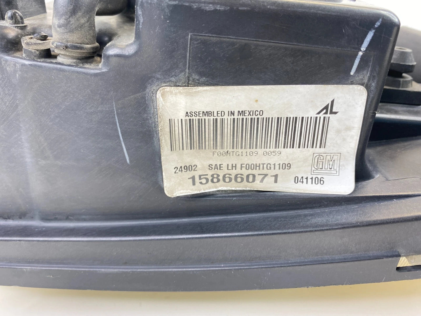 2002-2009 GMC ENVOY LEFT DRIVER SIDE HEADLIGHT HEADLAMP ASSEMBLY 15866071 OEM