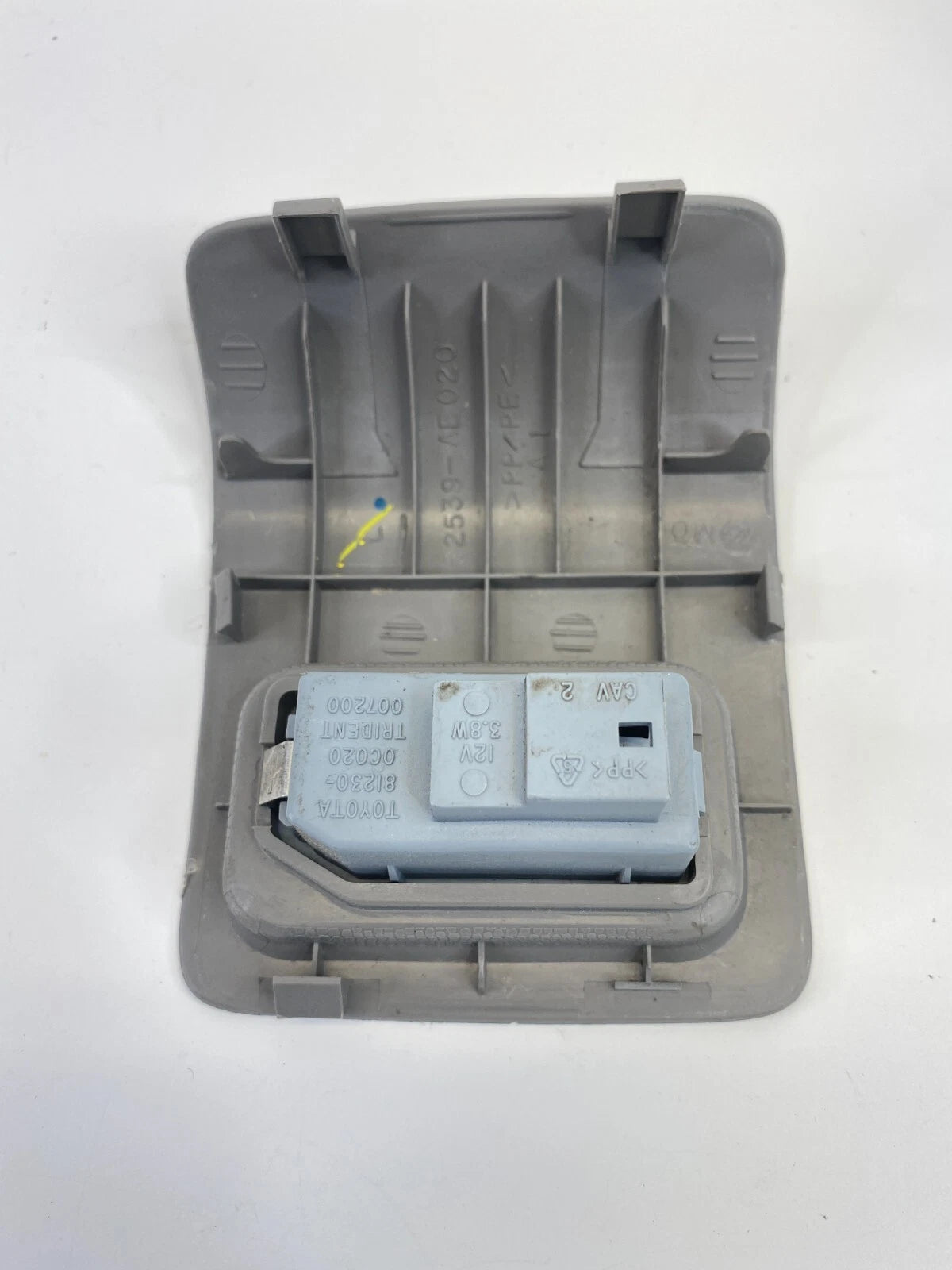 2004-2010 TOYOTA SIENNA REAR LEFT SIDE COURTESY LIGHT LAMP 62539-AE020 OEM