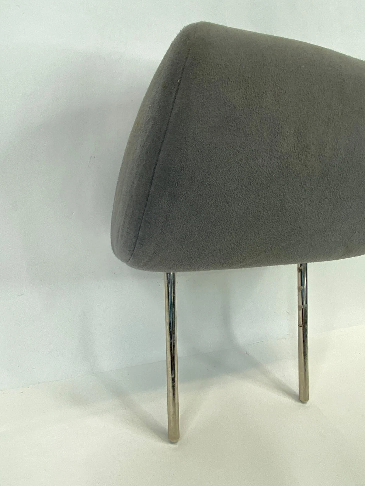 2004 2005 2006 MAZDA MPV FRONT LEFT DRIVER SIDE SEAT HEADREST HEAD REST OEM