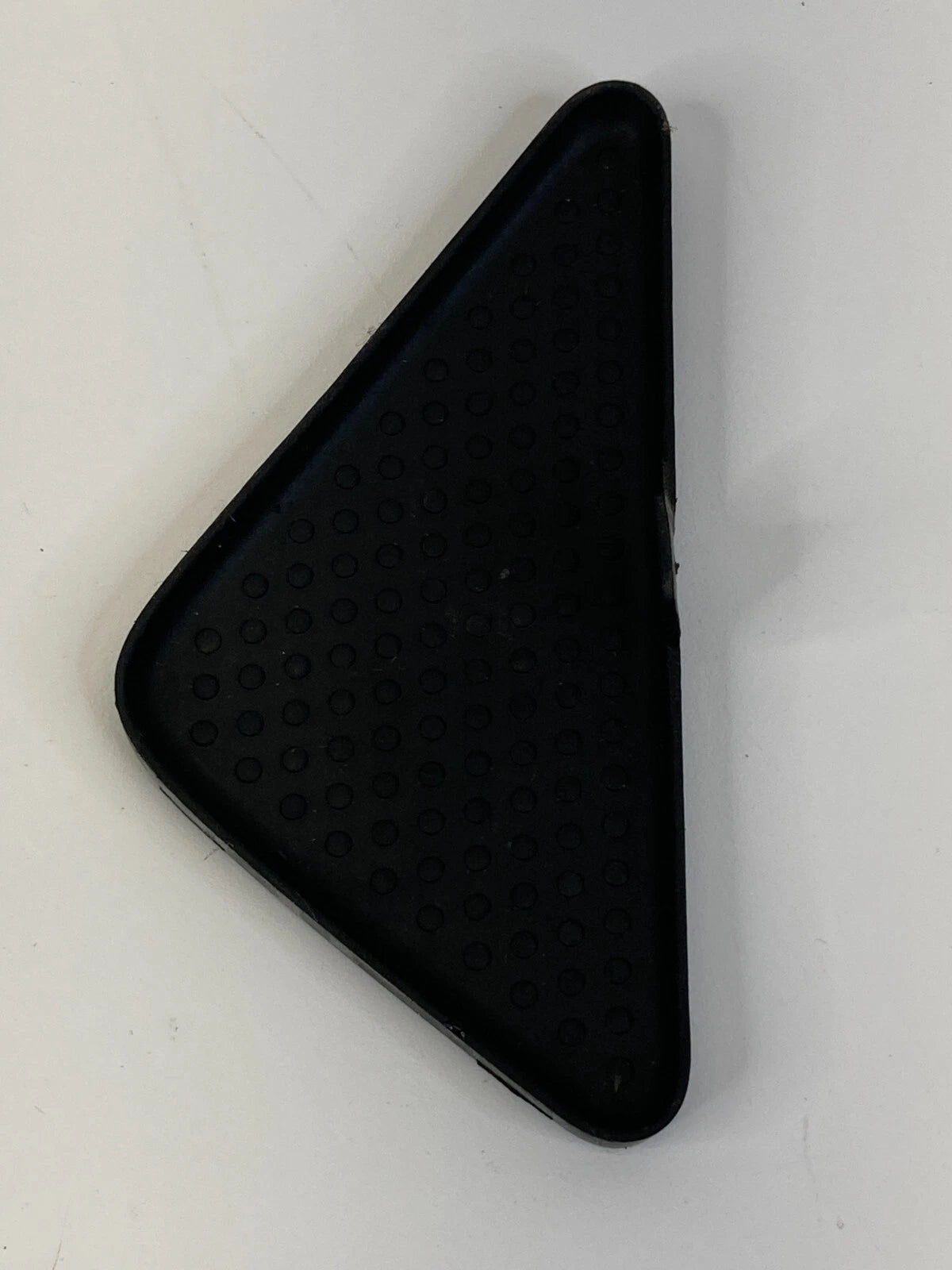 2009-2017 VOLKSWAGEN CC SEDAN REAR CENTER CONSOLE MAT RUBBER INSERT 3C0-863-328