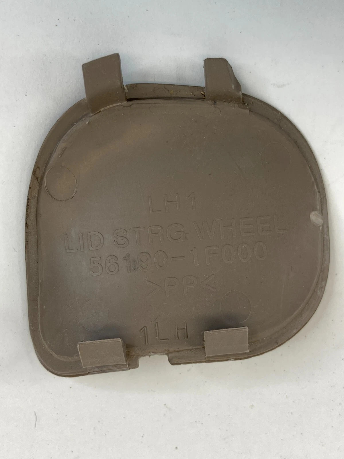 2005-2010 KIA SPORTAGE LOWER STEERING WHEEL COVER LID TRIM CAP 56190-1F000 OEM