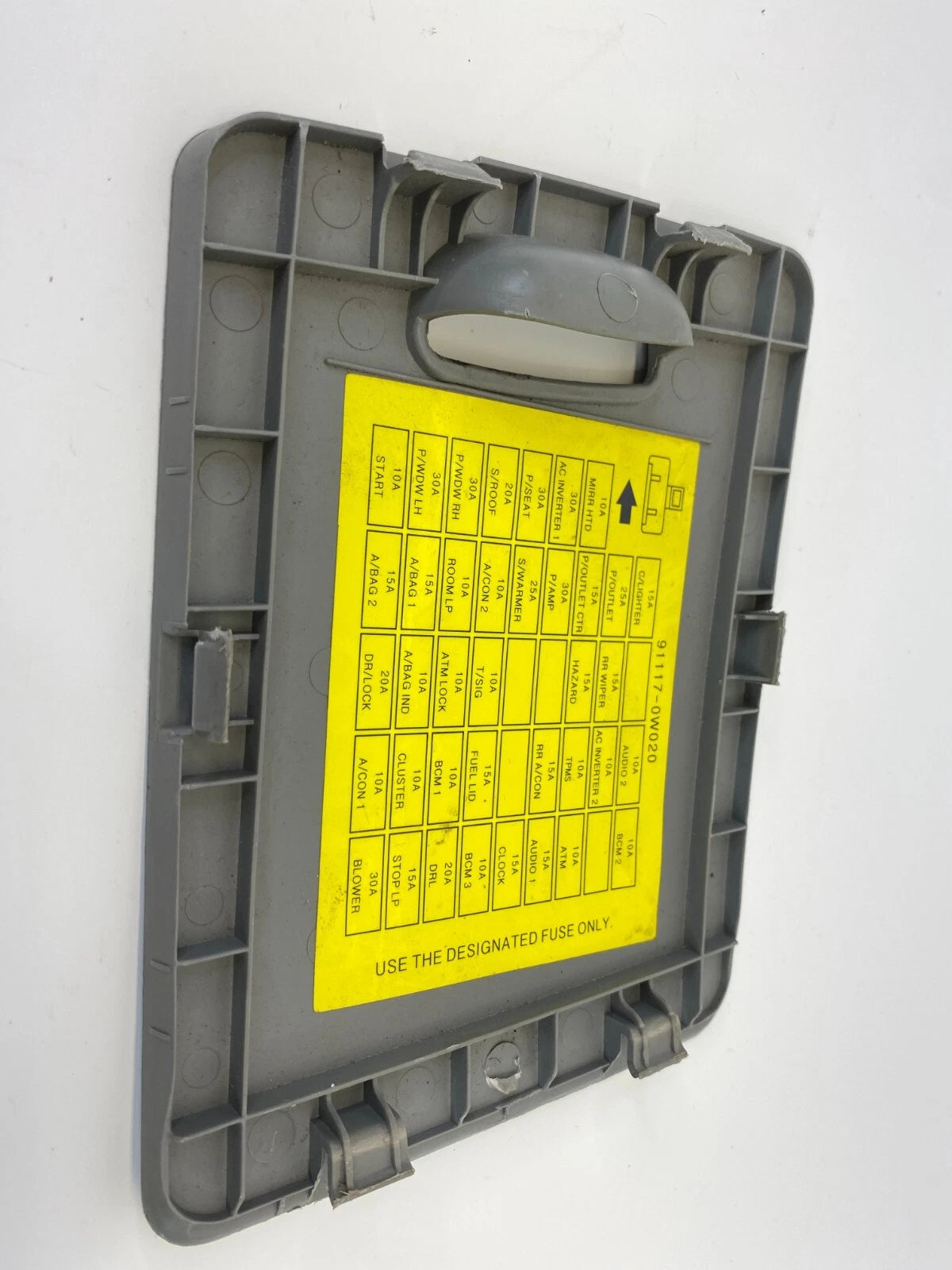 07-09 HYUNDAI SANTA FE INTERIOR DASH FUSE BOX ACCESS COVER LID CAP 91117-0W020