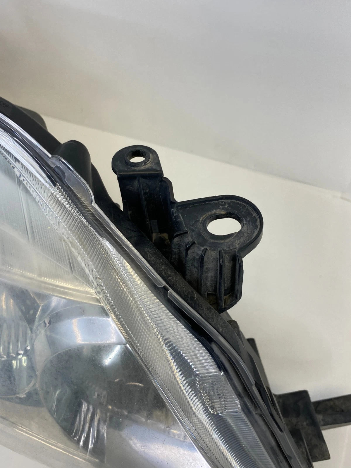 2009 2010 TOYOTA COROLLA FRONT RIGHT PASSENGER HEADLIGHT HEADLAMP OEM