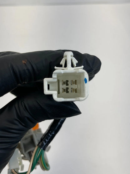 2007-2009 TOYOTA CAMRY FRONT TURN SIGNAL LIGHT BULB SOCKET RETAINER HARNESS OEM