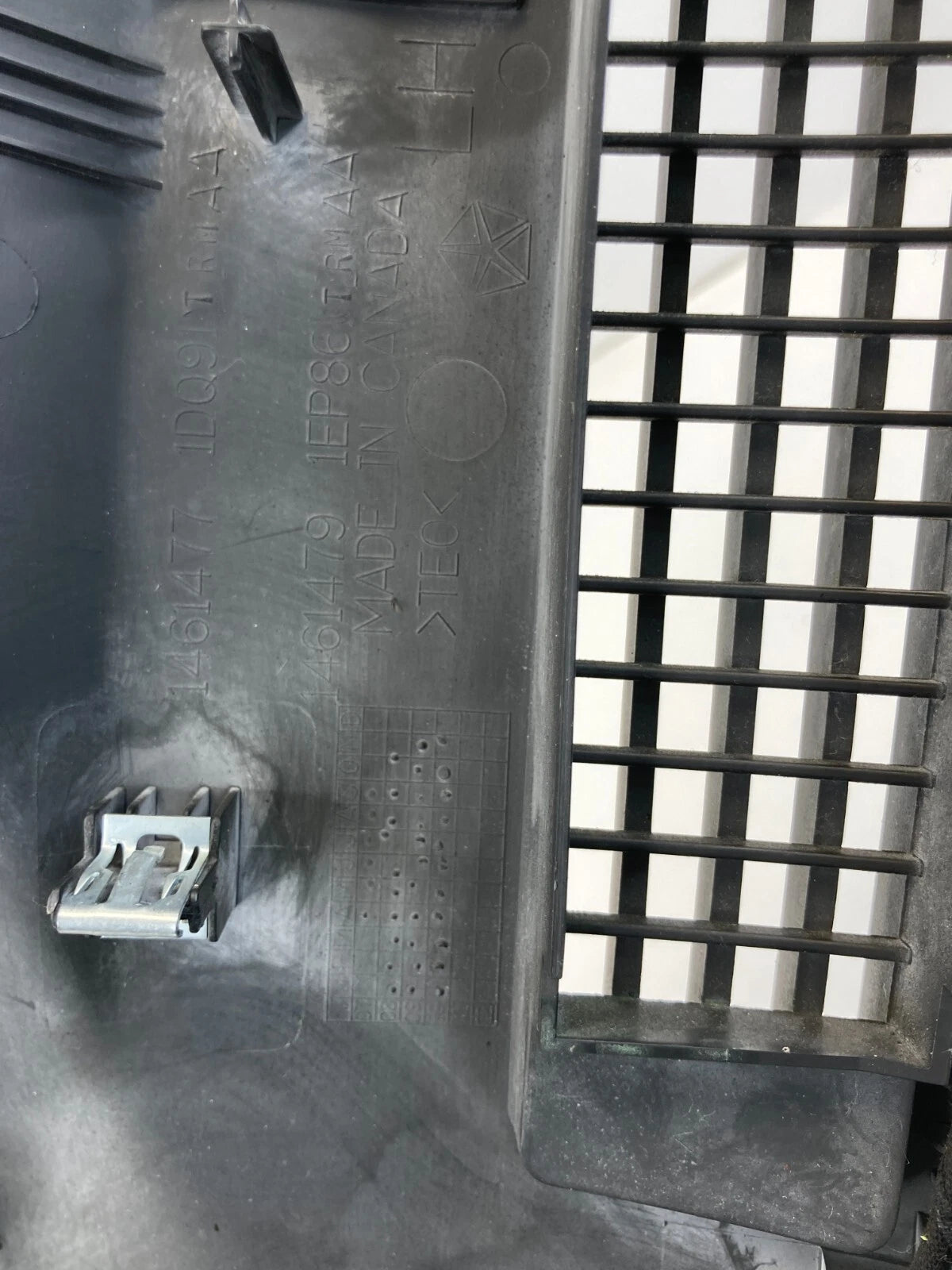 09-12 JEEP LIBERTY DASH UPPER LH SIDE DEFROSTER AIR VENT GRILLE TRIM 1EP86XDVAG