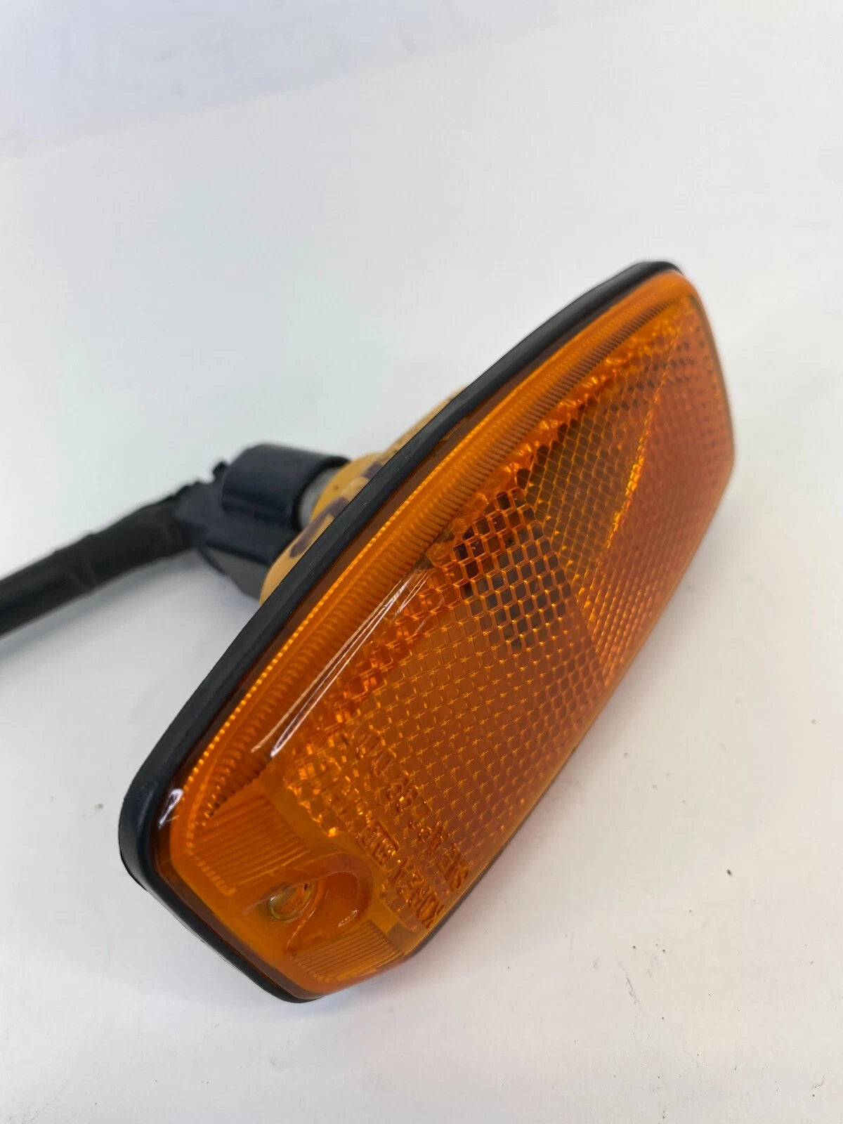 05-09 HYUNDAI TUCSON FRONT LEFT DRIVER SIDE BUMPER MOUNTED MARKER LIGHT LAMP OEM
