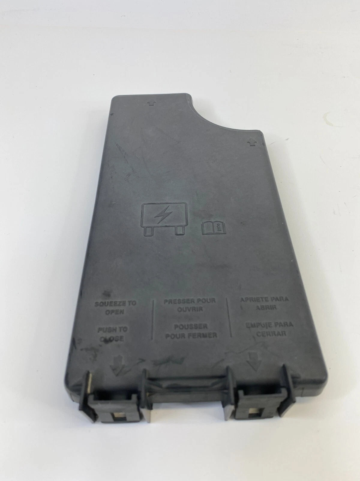 2008-2012 DODGE CALIBER 2.0L ENGINE COMPARTMENT FUSE RELAY BLOCK LID COVER OEM