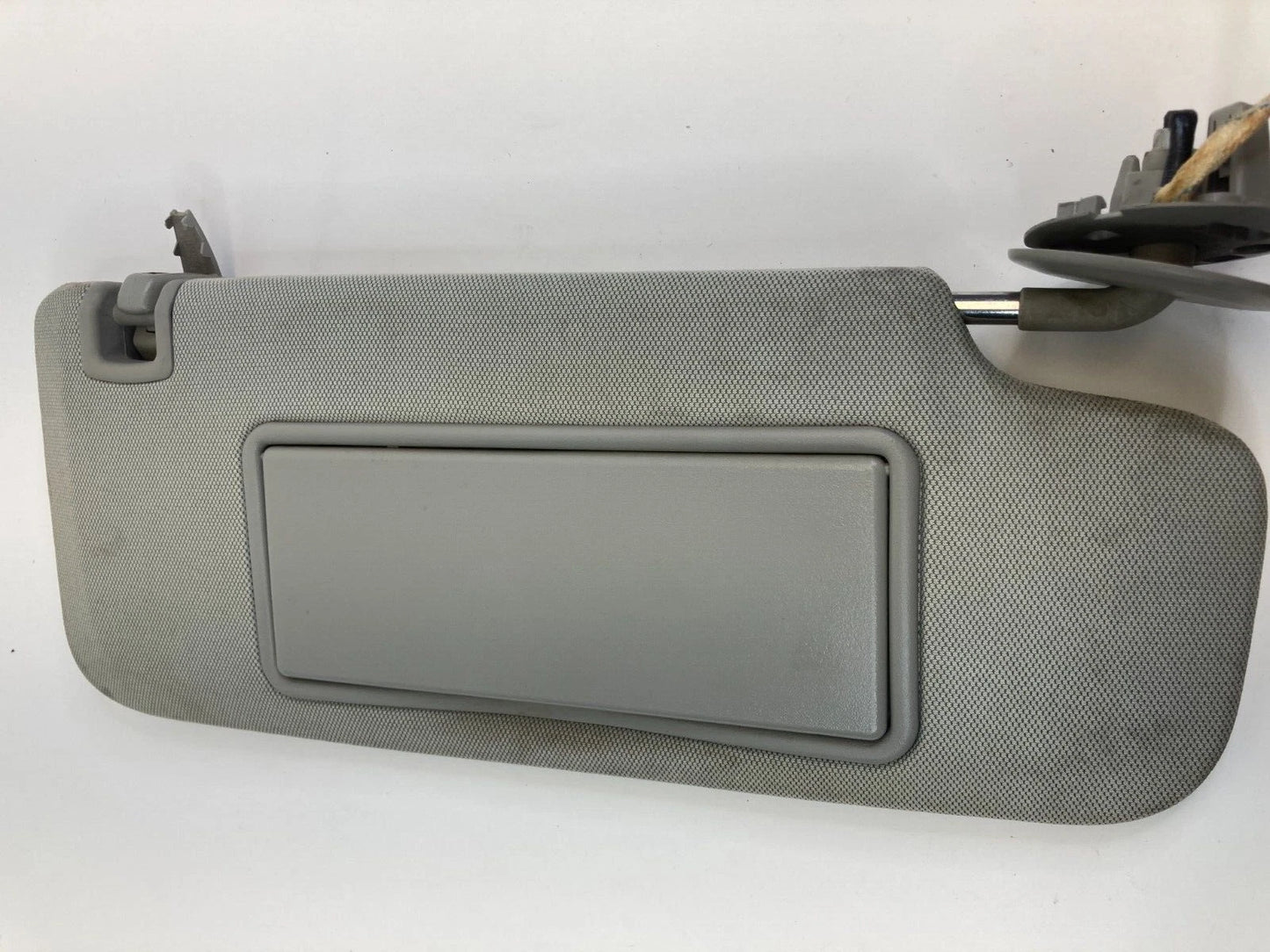 2013-2015 CHEVROLET CHEVY MALIBU FRONT RIGHT SUNVISOR SUN VISOR SHADE OEM