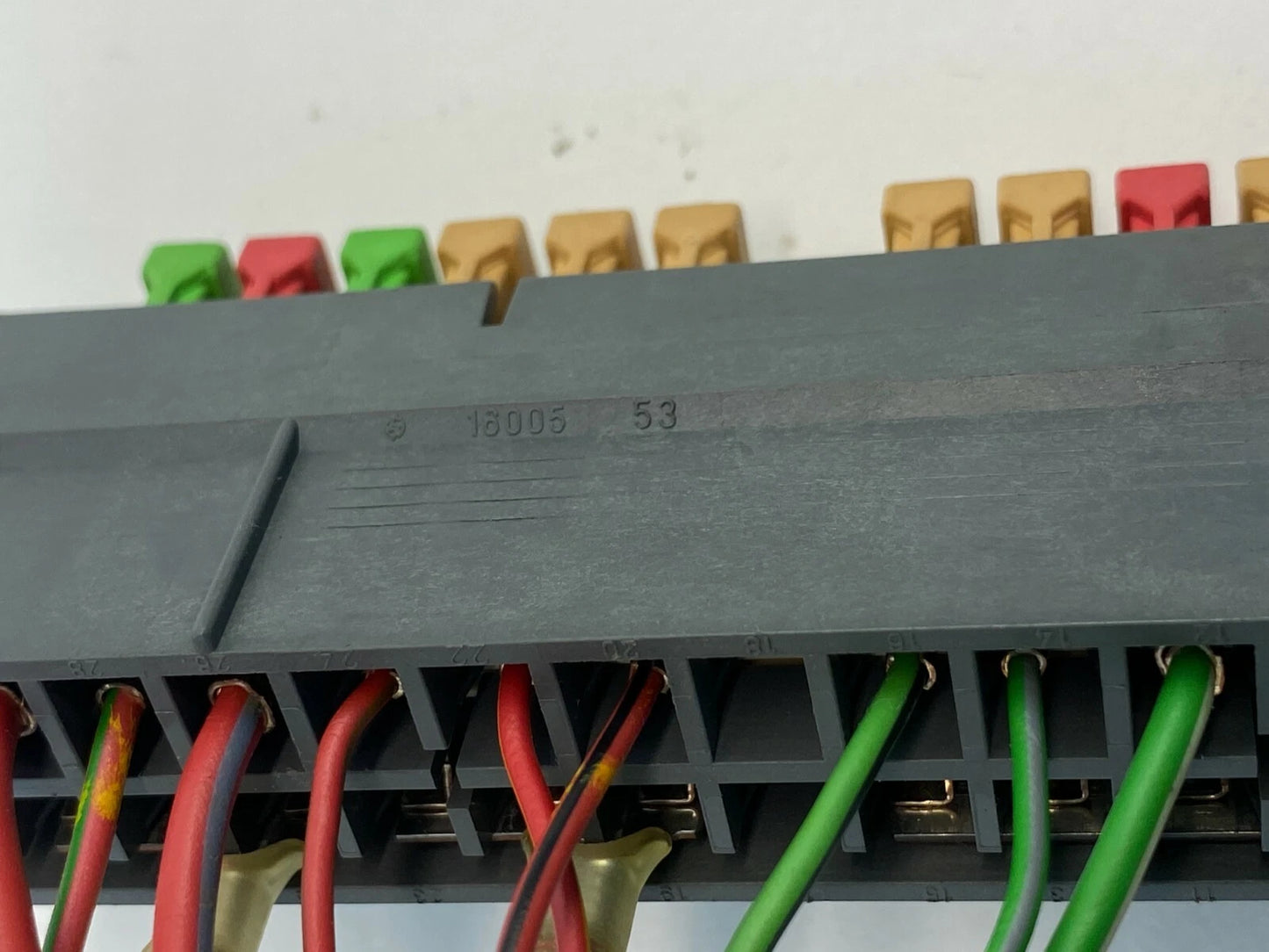 1998 98 BMW 740IL FRONT DASH FUSE BOX RELAY BLOCK HOLDER ASSEMBLY 8366633 OEM