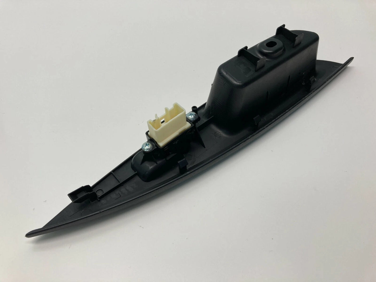 2003-2005 MAZDA 6 MAZDA6 REAR LEFT BACK SIDE WINDOW CONTROL SWITCH GK2E685L6 OEM