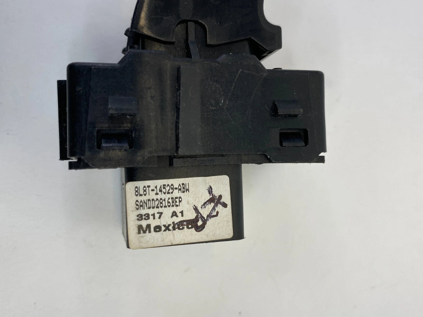 2008-2012 FORD ESCAPE FRONT RIGHT SIDE DOOR POWER WINDOW SWITCH 8L8T-14529-ABW