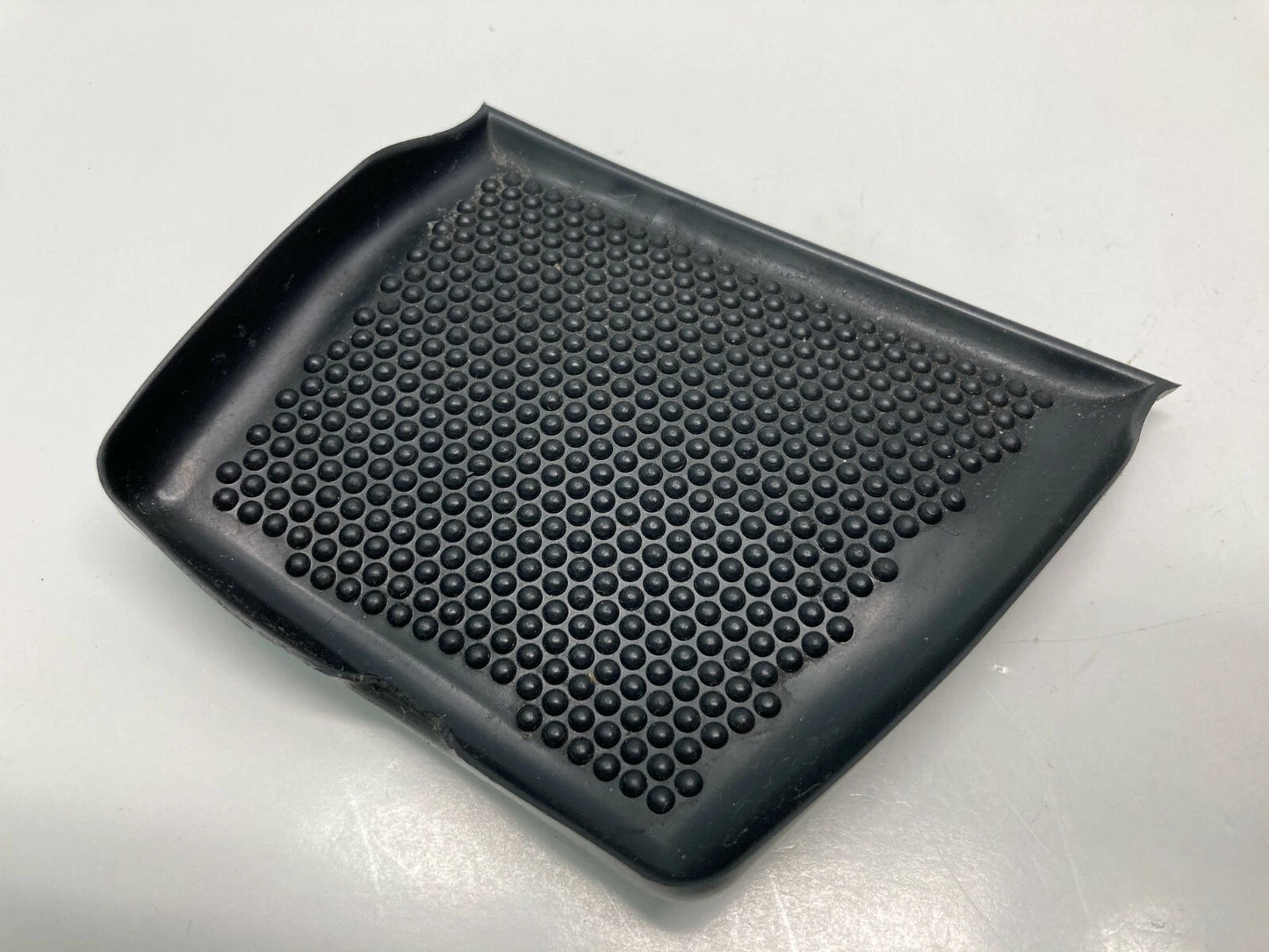 1999-2005 PONTIAC GRAND AM CENTER CONSOLE RUBBER TRAY INSERT MAT 22611802 OEM