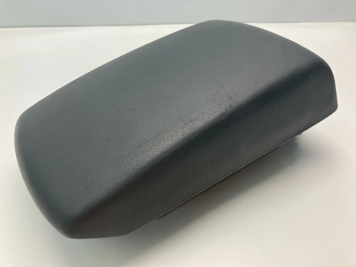 2004 2005 2006 MAZDA 3 CENTER CONSOLE ARMREST LID COVER ARM REST STORAGE OEM