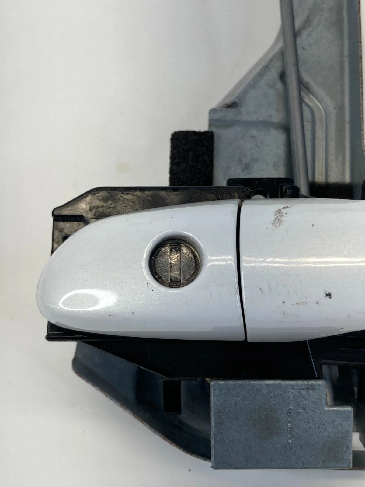 2010-2013 MAZDA 3 FRONT LEFT DRIVER SIDE EXTERIOR OUTER DOOR HANDLE OEM