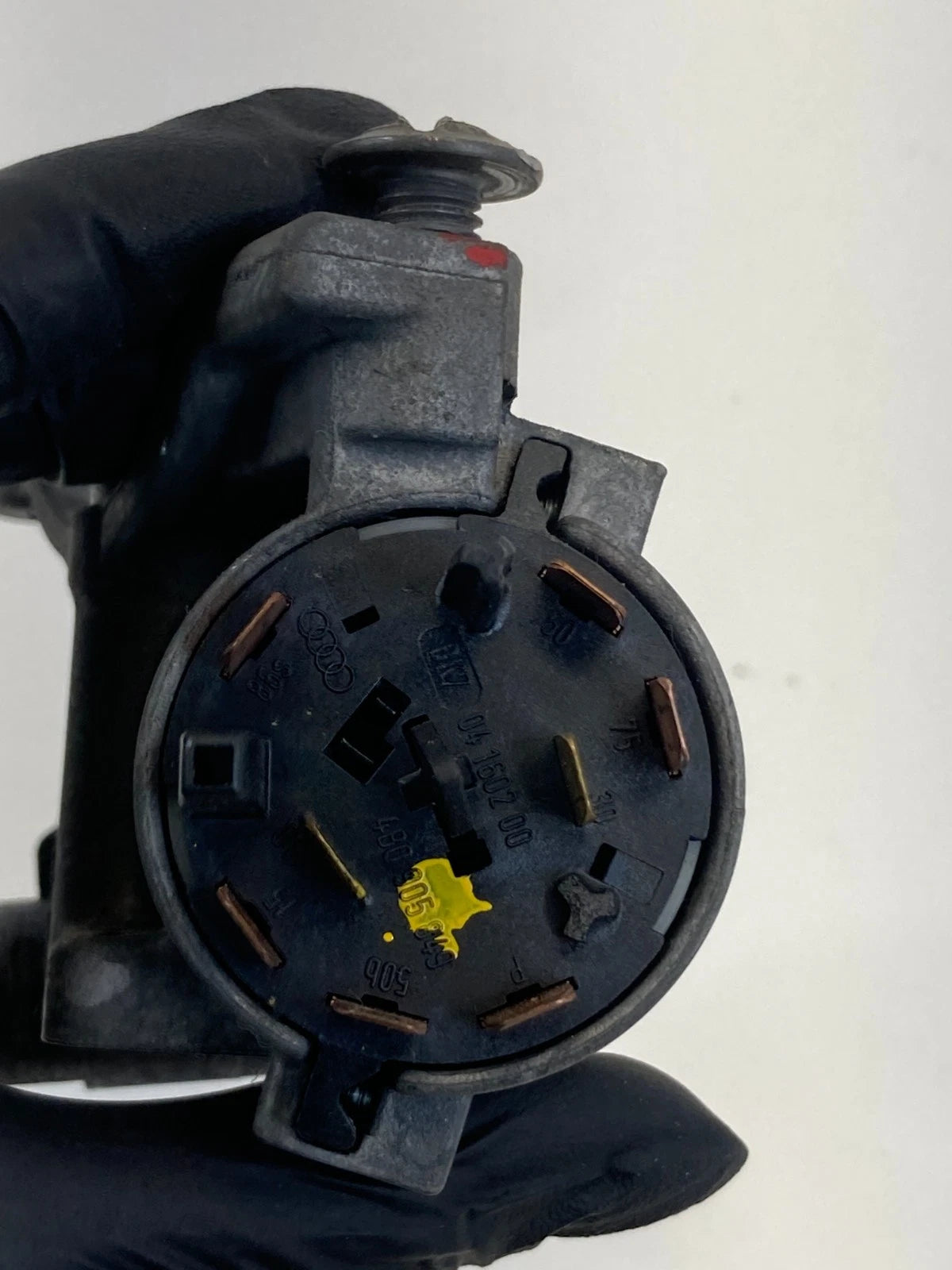 1998-2004 Audi A6 Quattro A/T Ignition Switch Lock Cylinder & Key 4B0905851B OEM