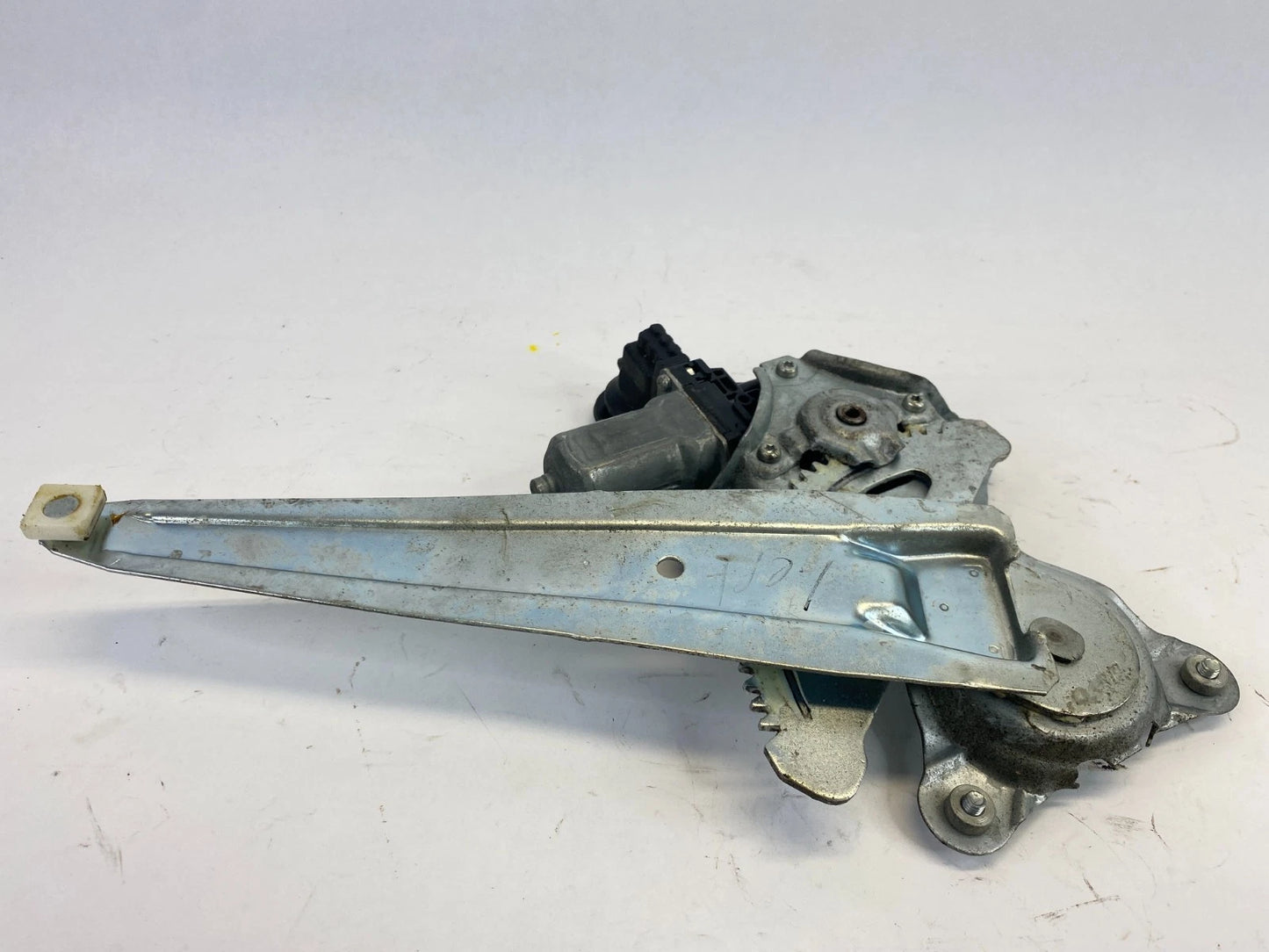 2009-2019 TOYOTA COROLLA REAR LEFT DOOR POWER WINDOW MOTOR REGULATOR 85710-AE010
