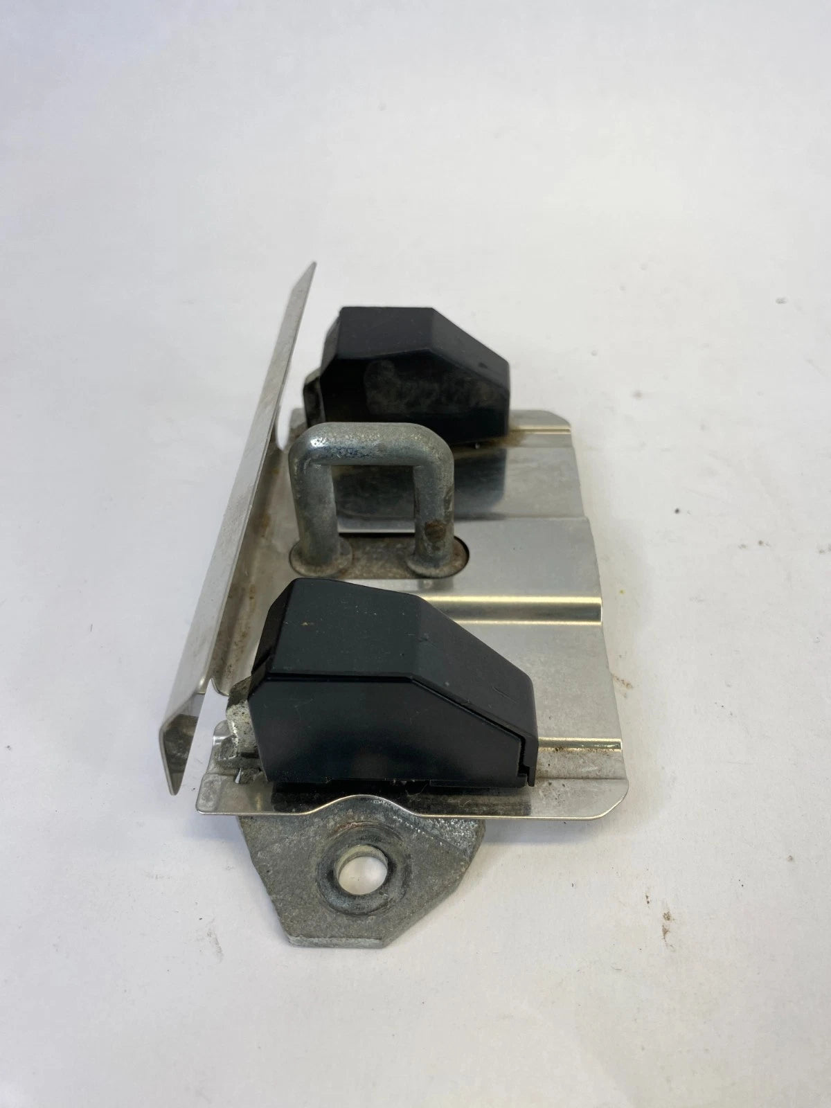 2001-2005 MERCEDES-BENZ C240 TRUNK TAILGATE LOCK STRIKER CLAMP OEM 203-740-00-32