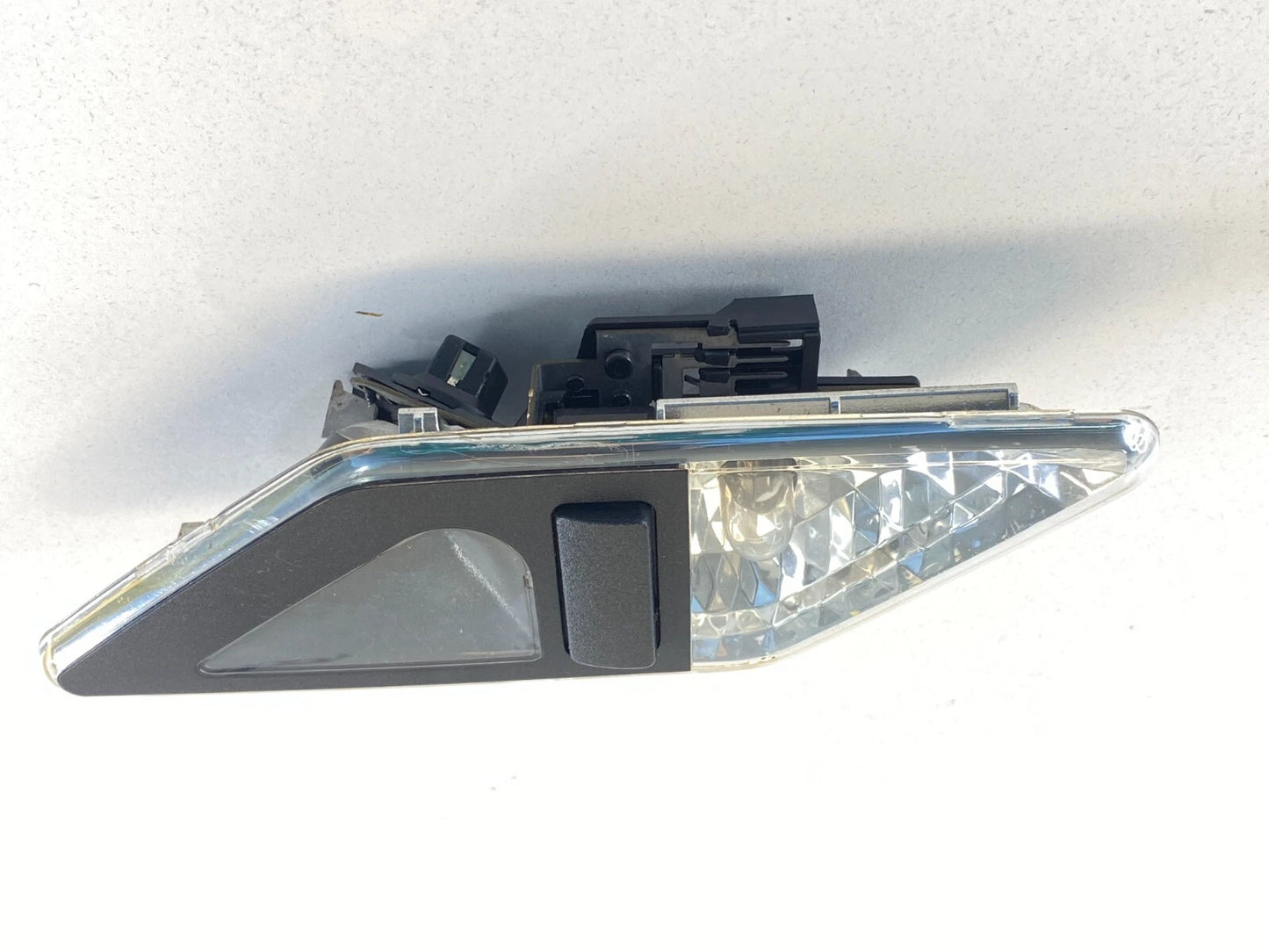 2001-2005 BMW 330XI 325I REAR RIGHT SIDE ROOF READING LIGHT LAMP 007-877-02 OEM