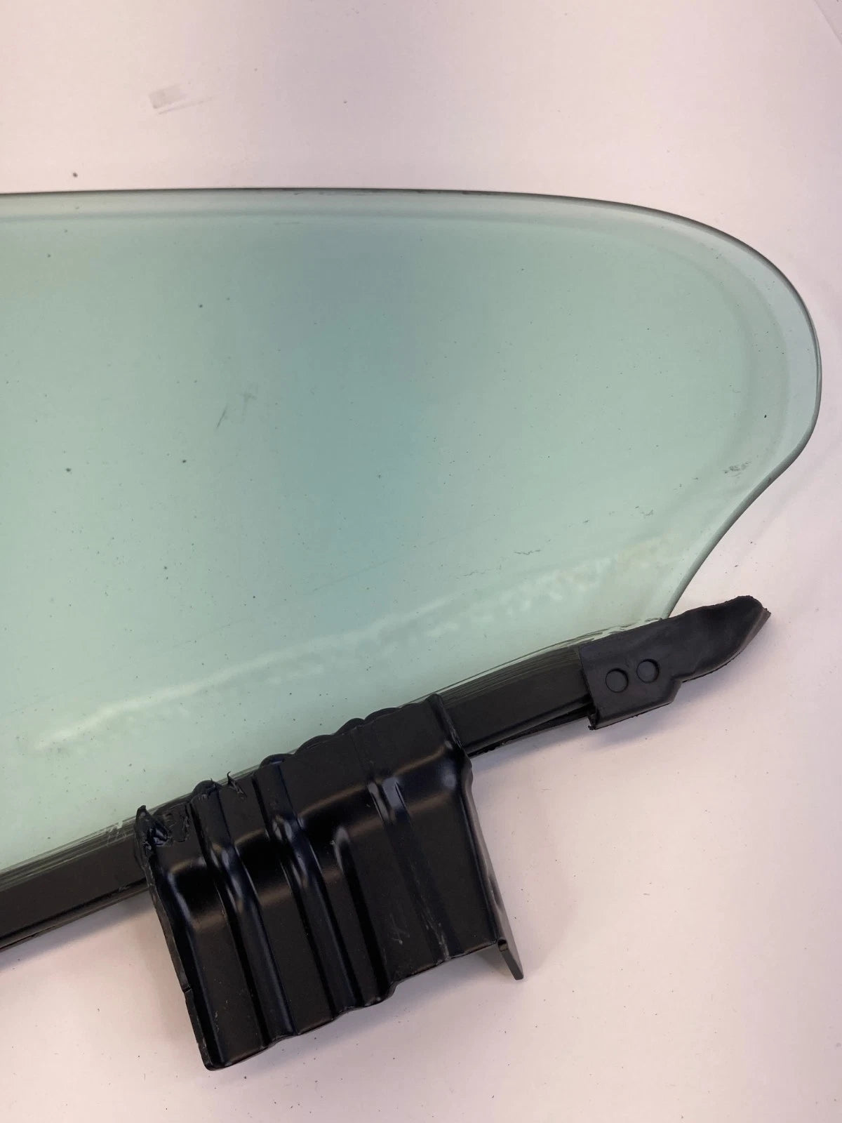 2009-2017 VOLKSWAGEN CC REAR RIGHT DOOR VENT QUARTER WINDOW GLASS 3C8-845-216